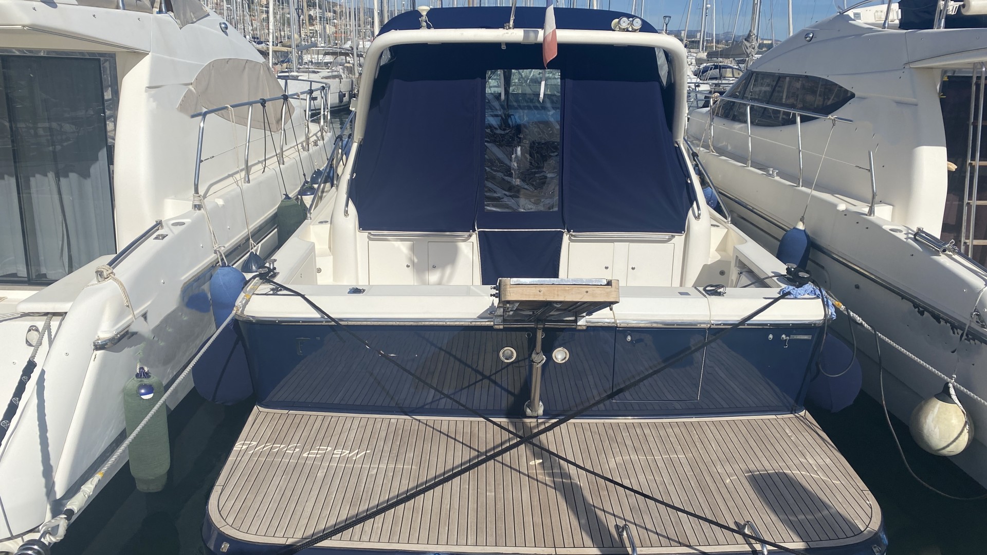UNIESSE - 42 à vendre
