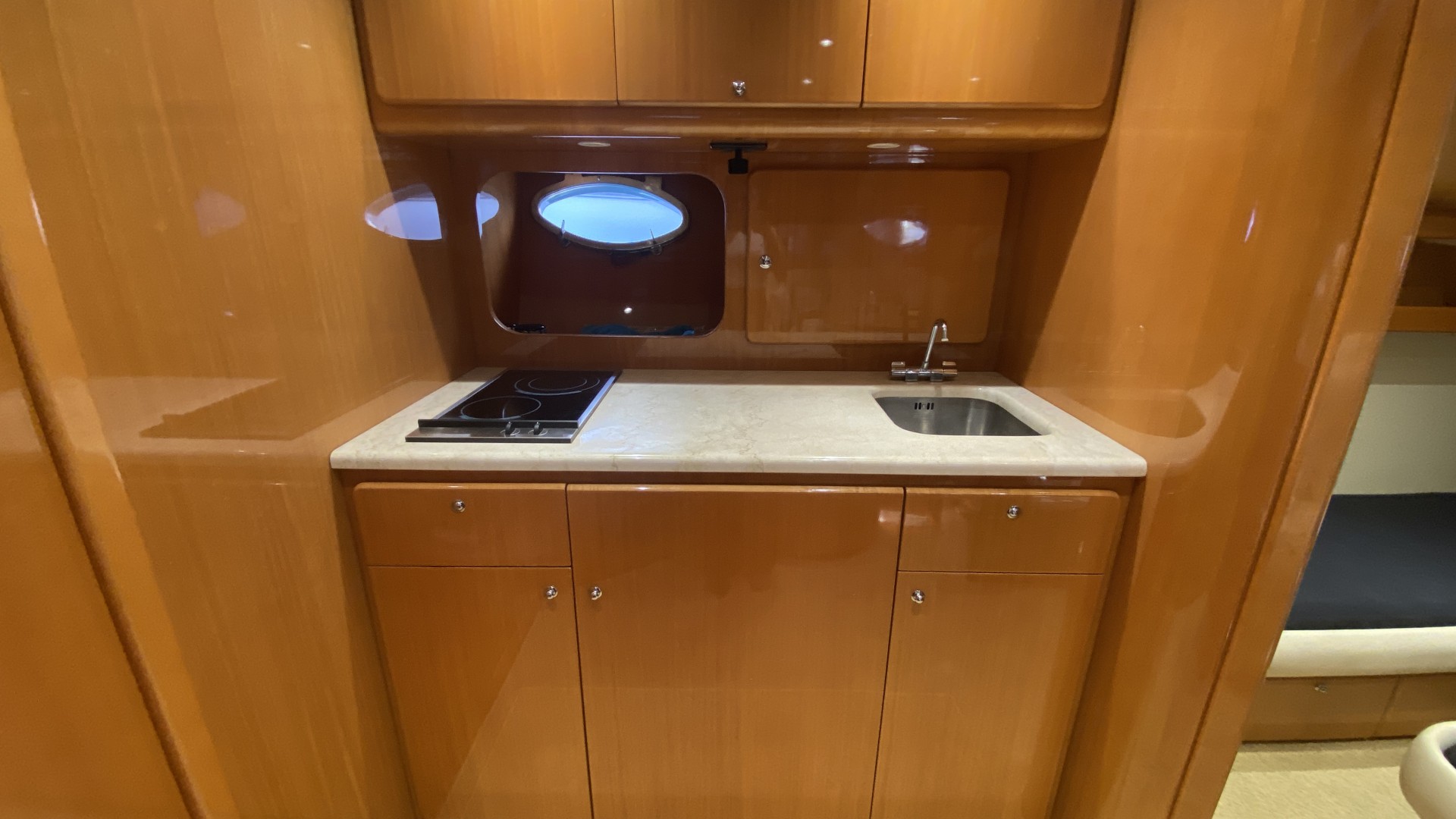 UNIESSE - 42 à vendre