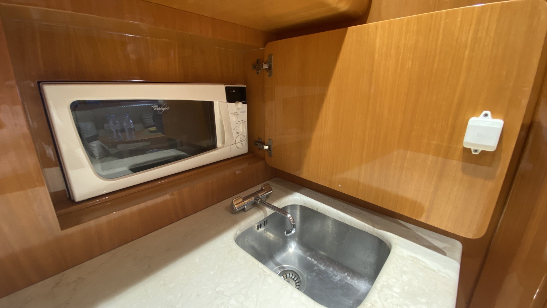 UNIESSE - 42 à vendre