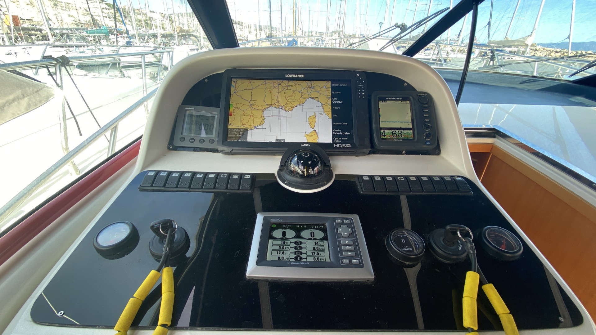 UNIESSE - 42 à vendre