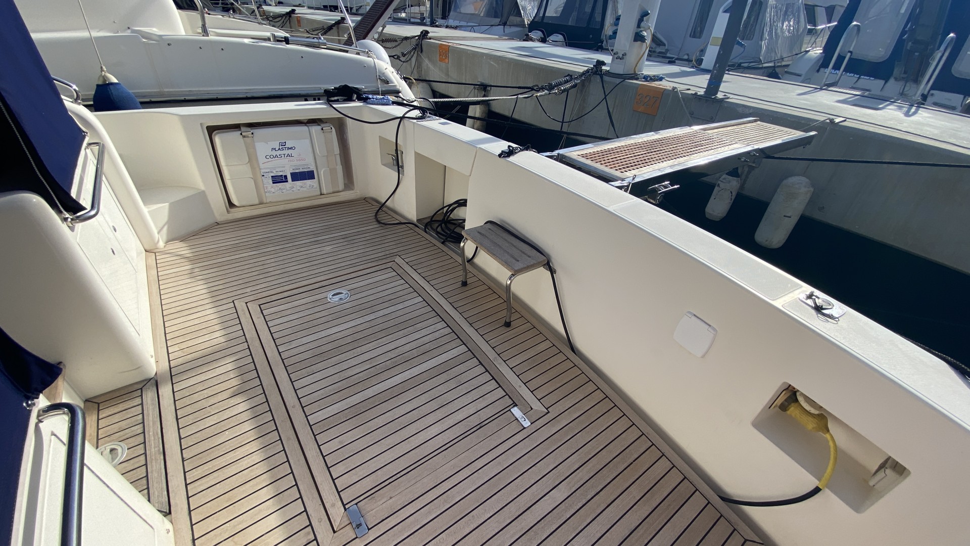 UNIESSE - 42 à vendre