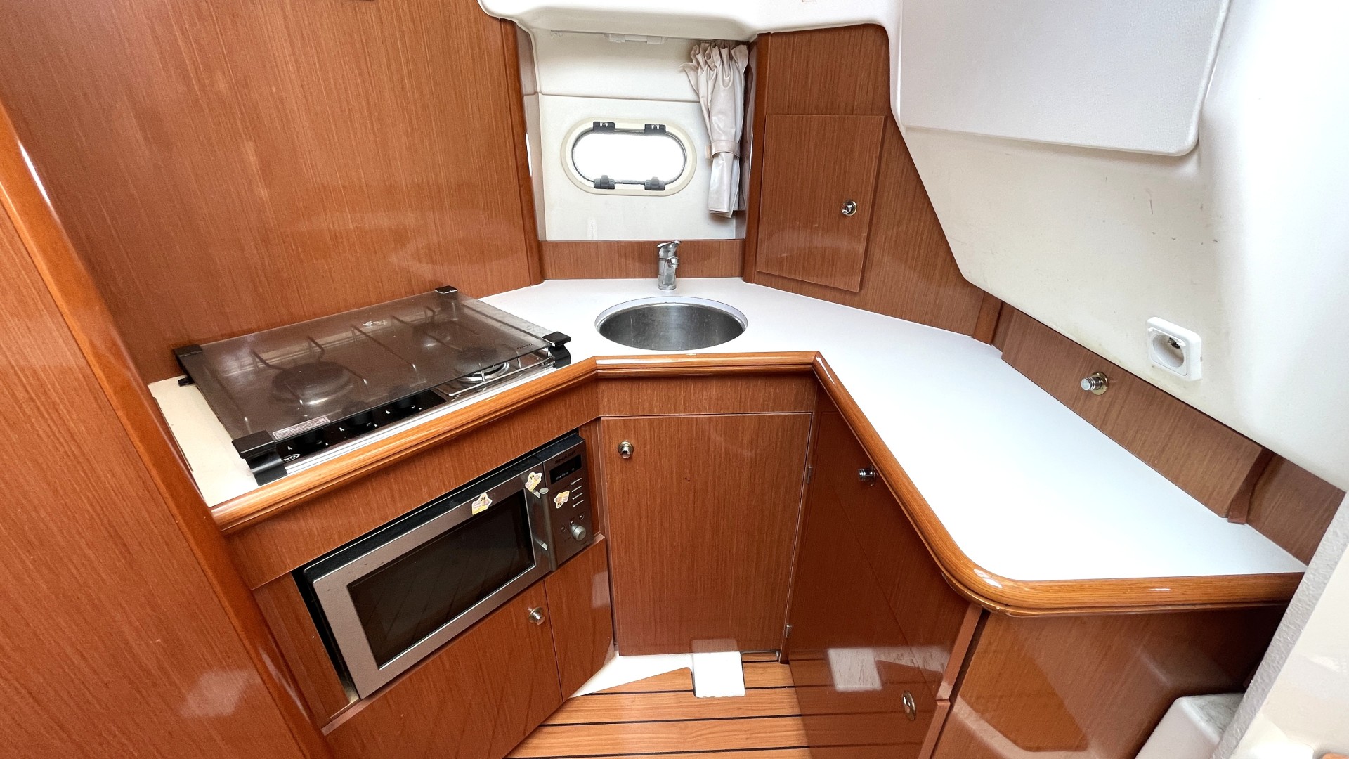 JEANNEAU - PRESTIGE 32 à vendre
