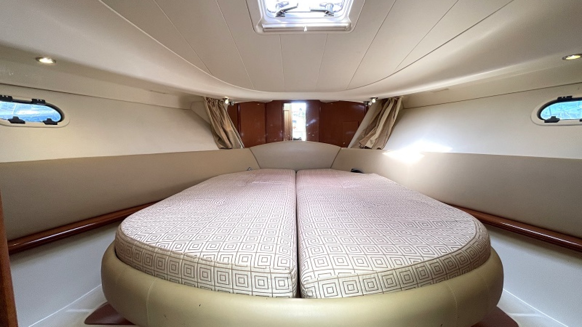 JEANNEAU - PRESTIGE 32 à vendre