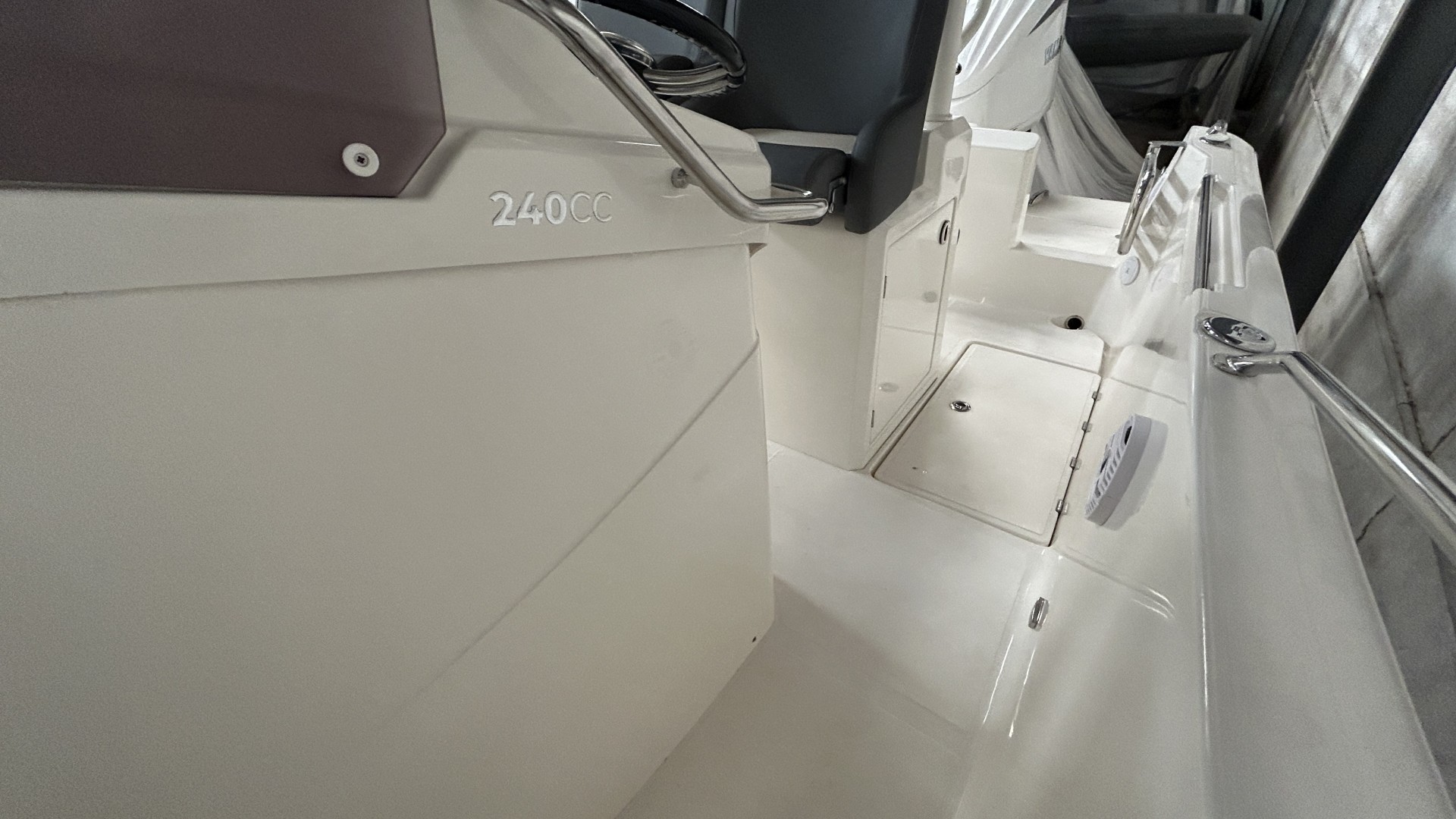 WHITE SHARK - 240CC à vendre