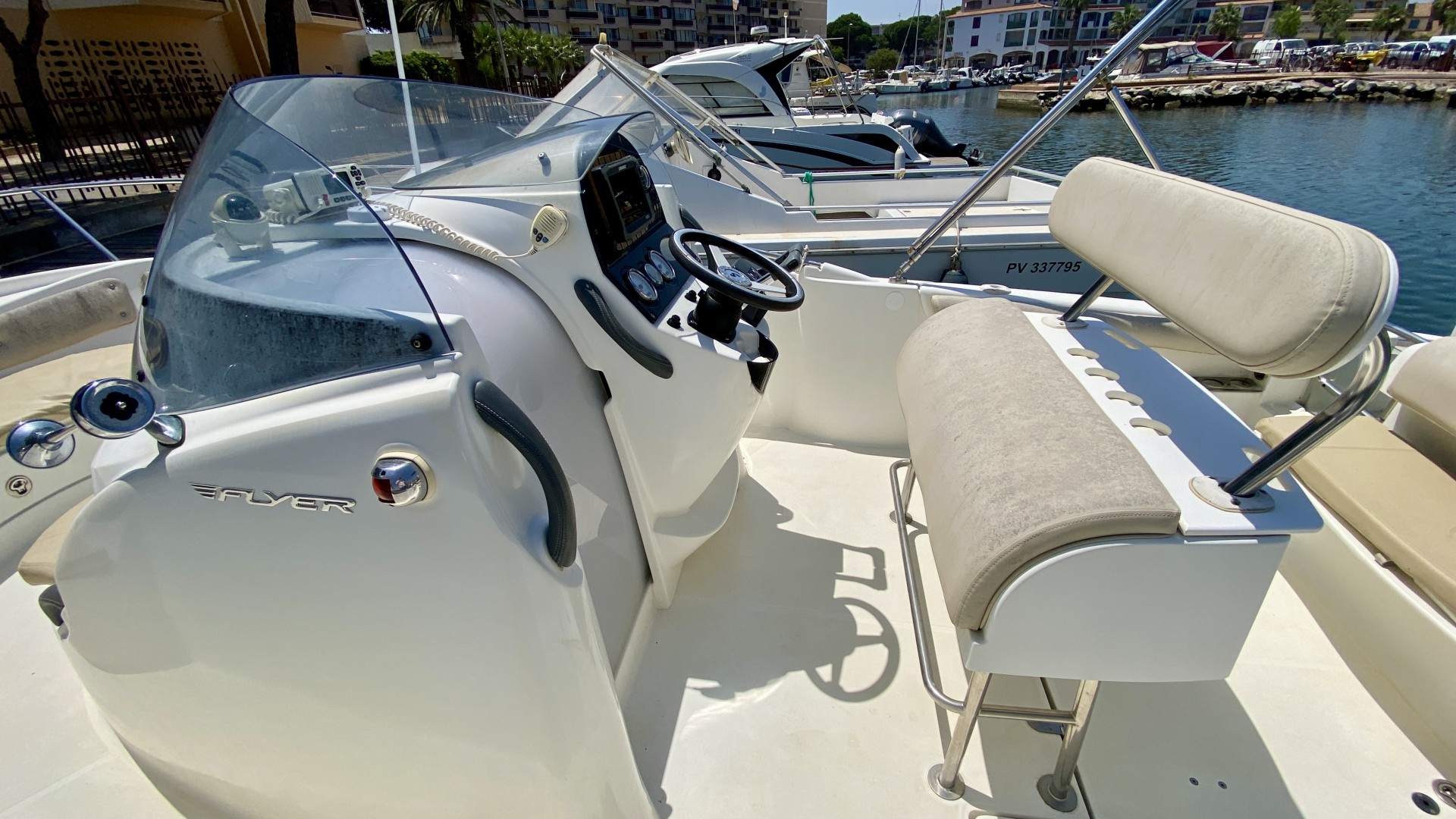 BENETEAU - FLYER 750 OPEN à vendre