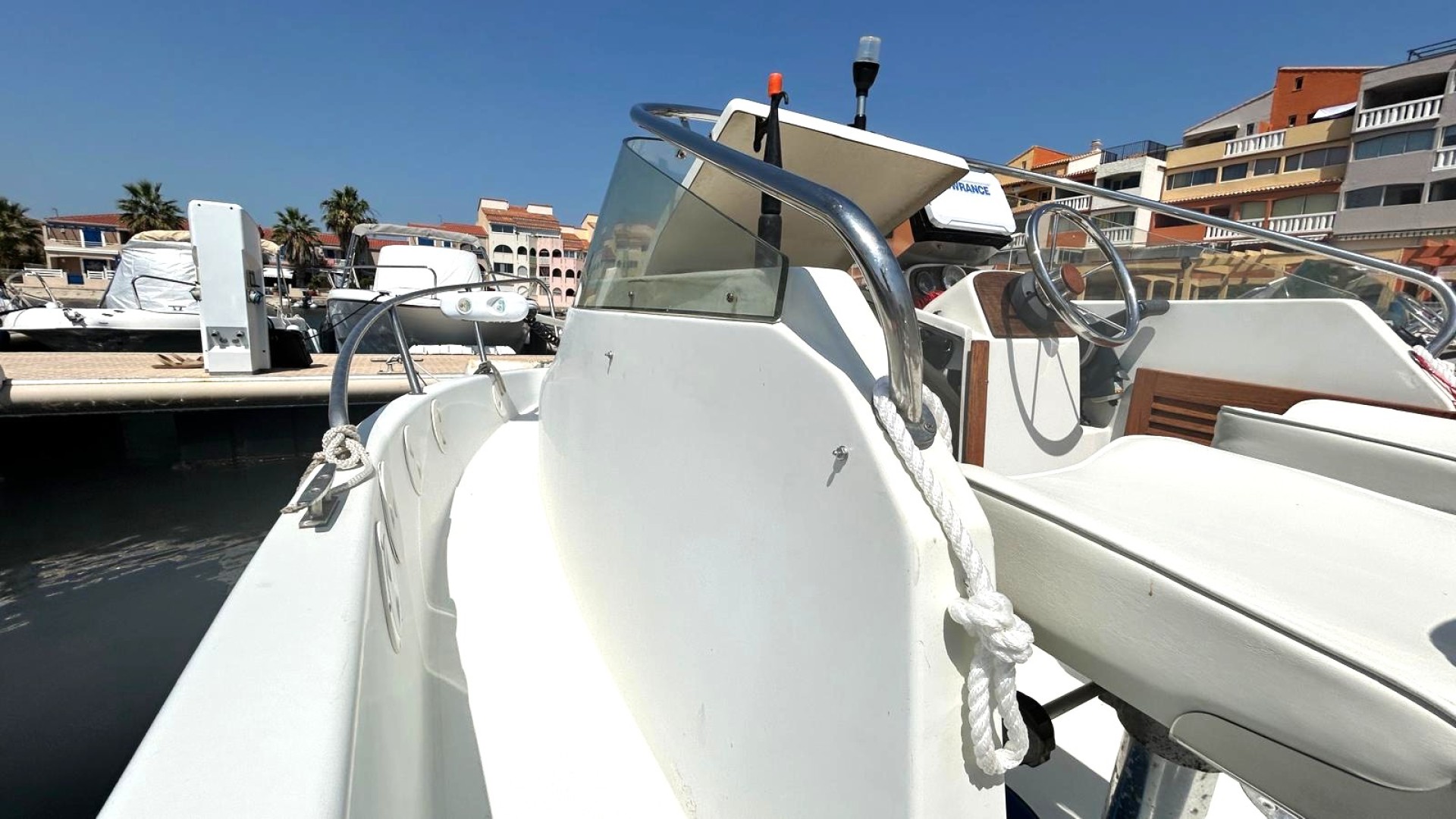 JEANNEAU - CAP CAMARAT 555 WA à vendre