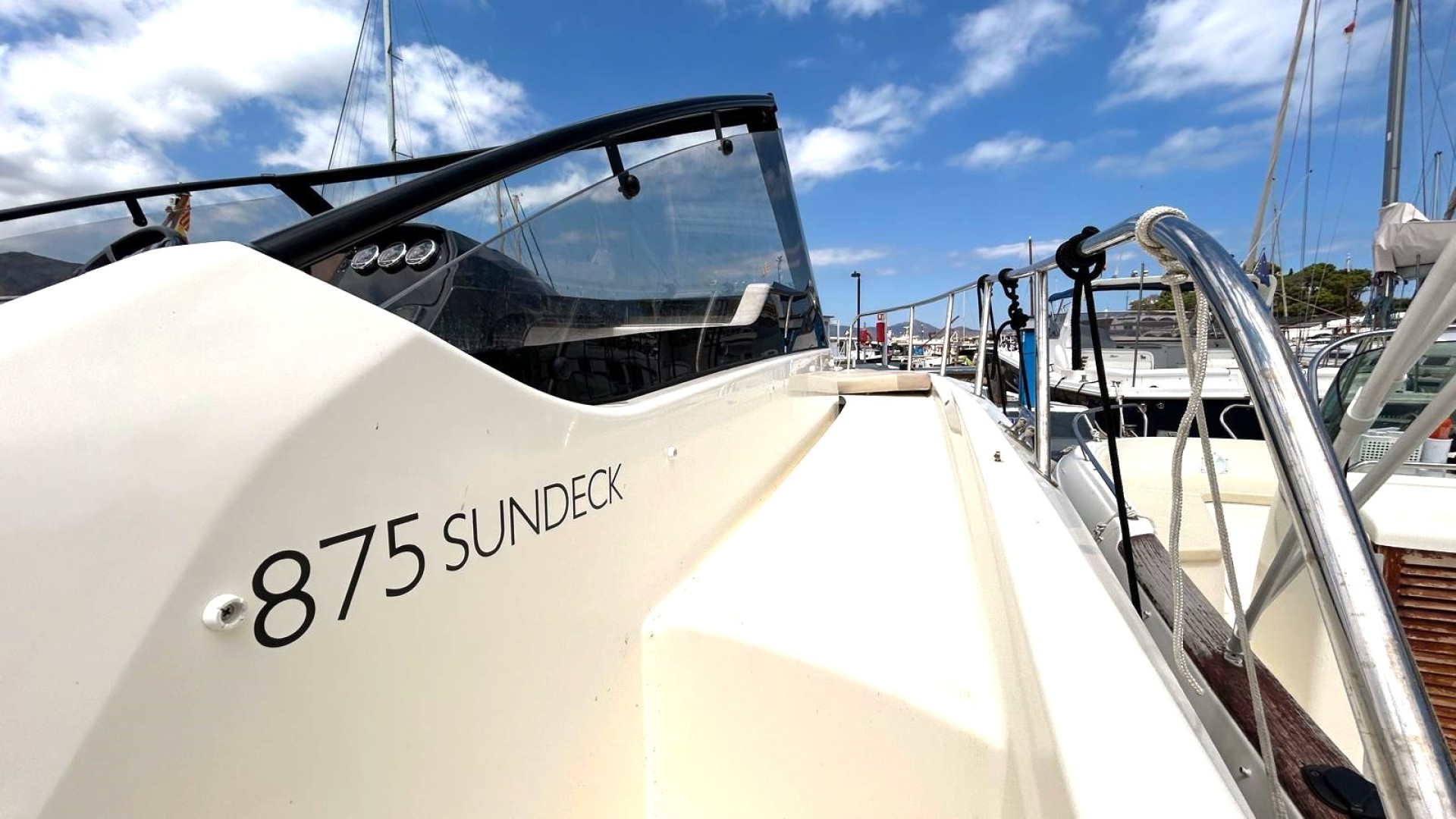 QUICKSILVER - 875 SUNDECK à vendre