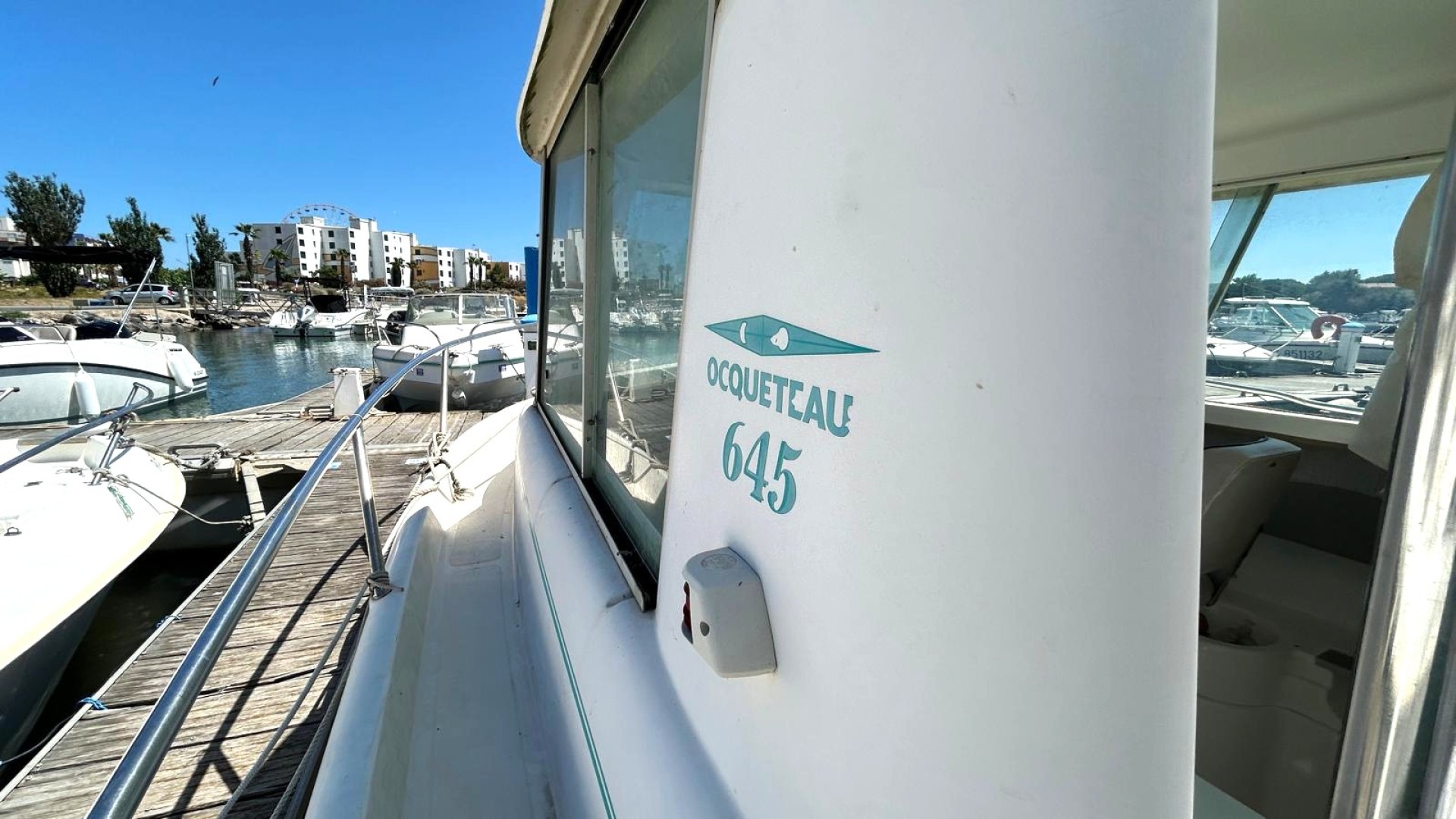 OCQUETEAU - 645 à vendre