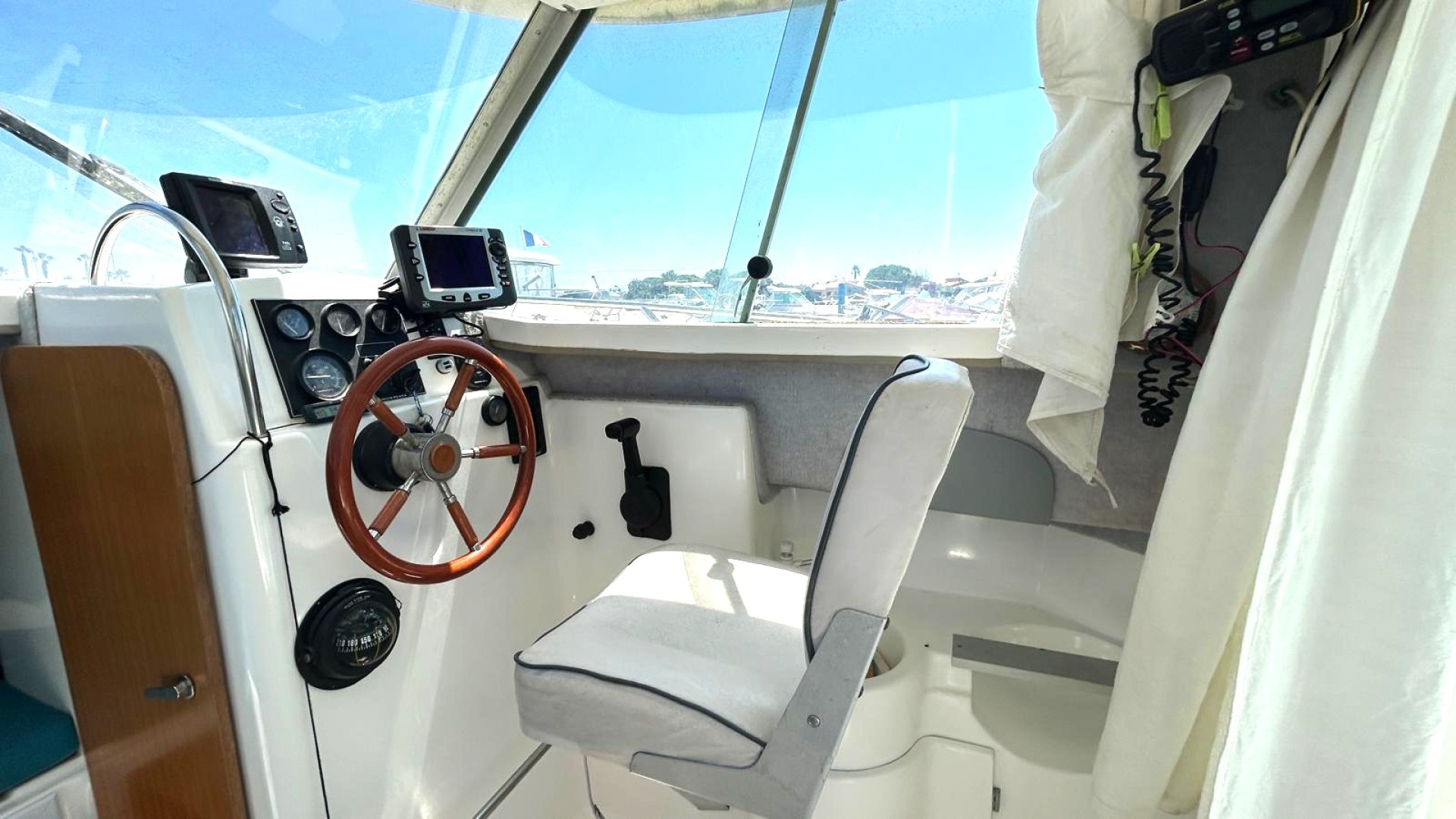 OCQUETEAU - 645 à vendre
