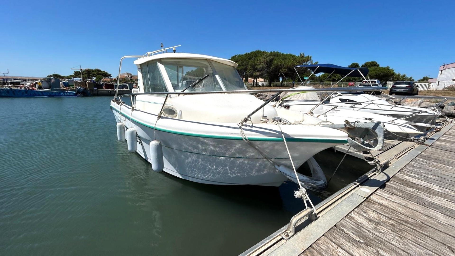 OCQUETEAU - 645 à vendre