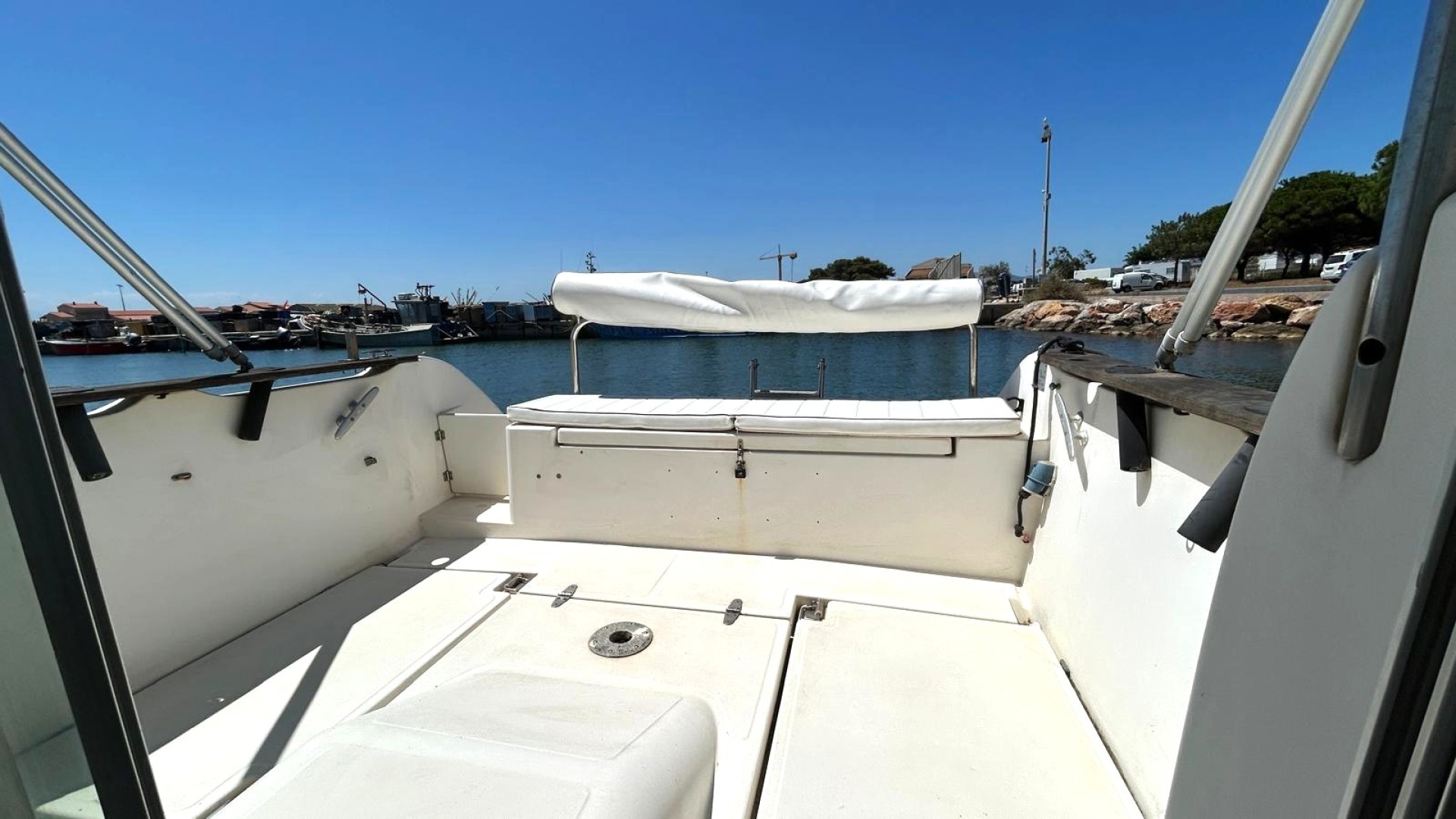 OCQUETEAU - 645 à vendre