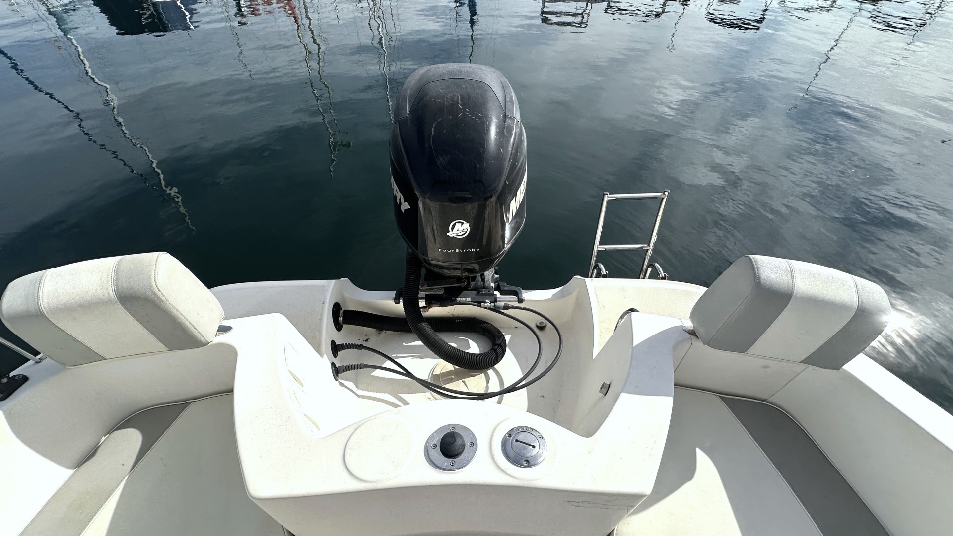 QUICKSILVER - 635 COMMANDER à vendre