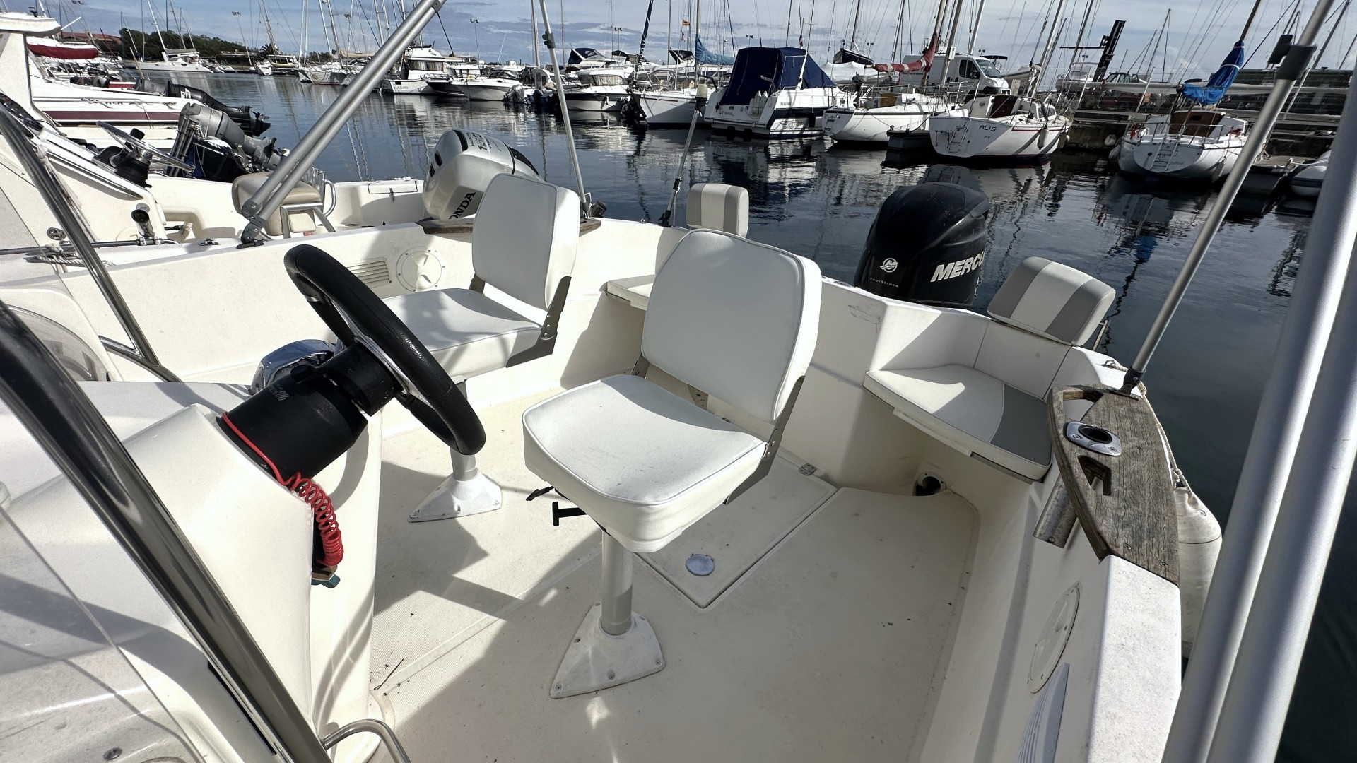 QUICKSILVER - 635 COMMANDER à vendre