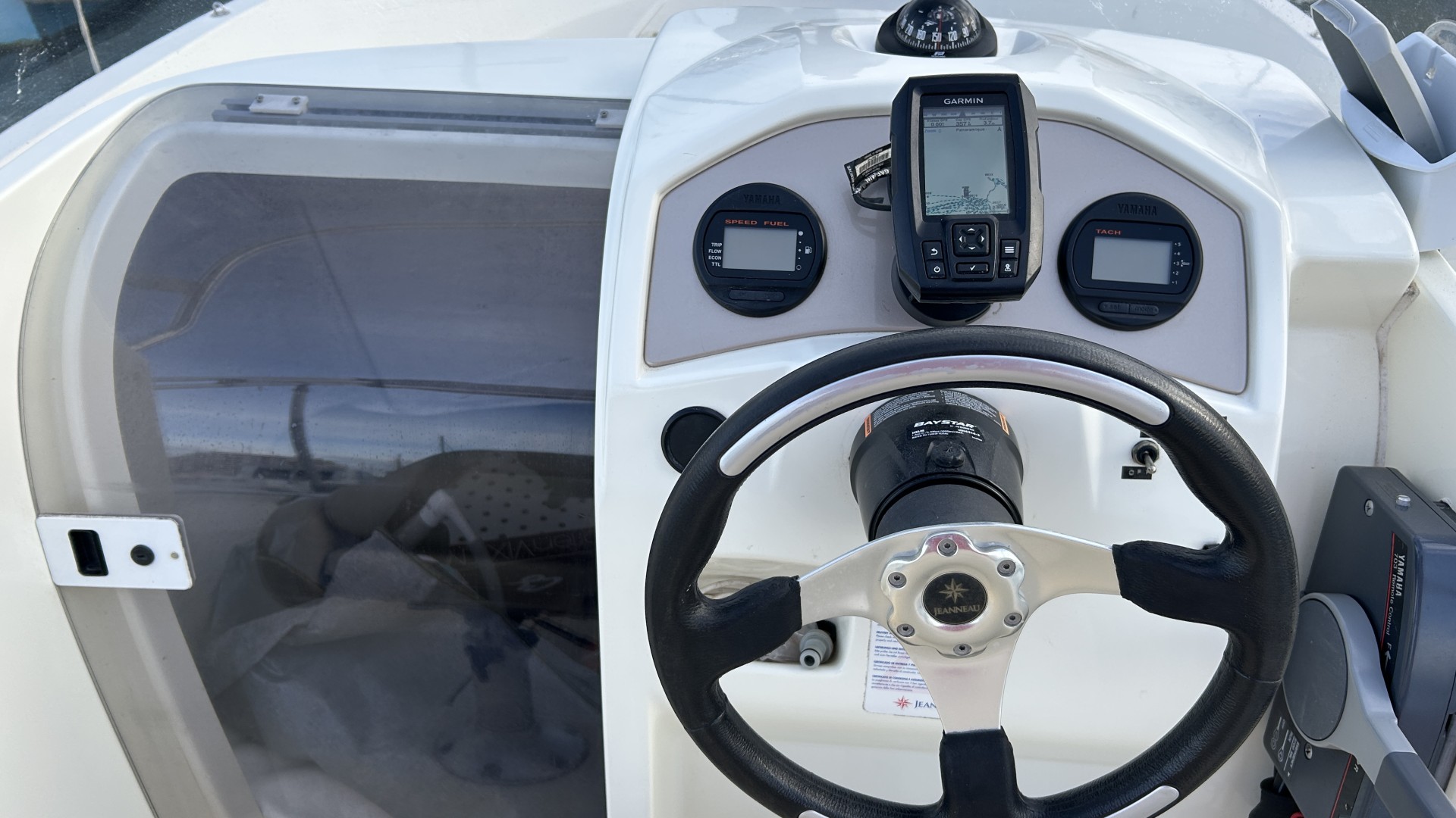 JEANNEAU - CAP CAMARAT 555 à vendre