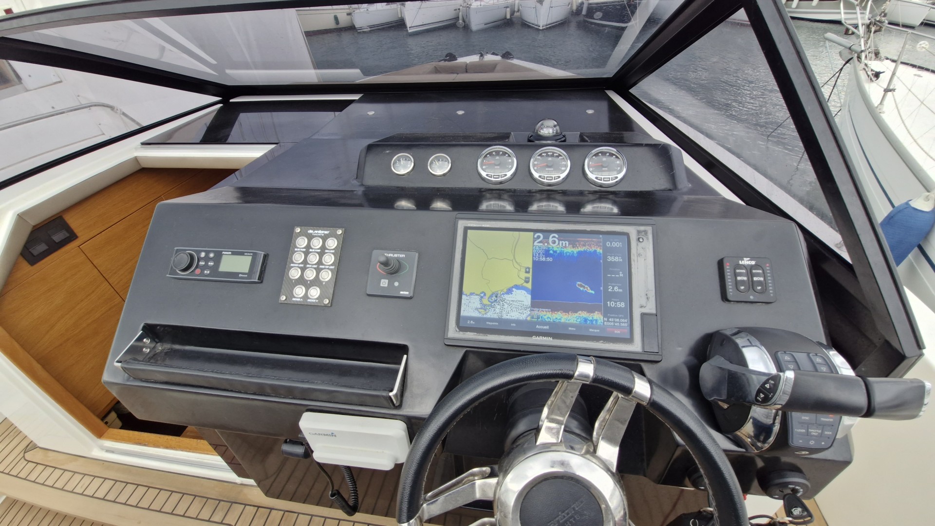 DE ANTONIO YACHTS - D33 CRUISER à vendre