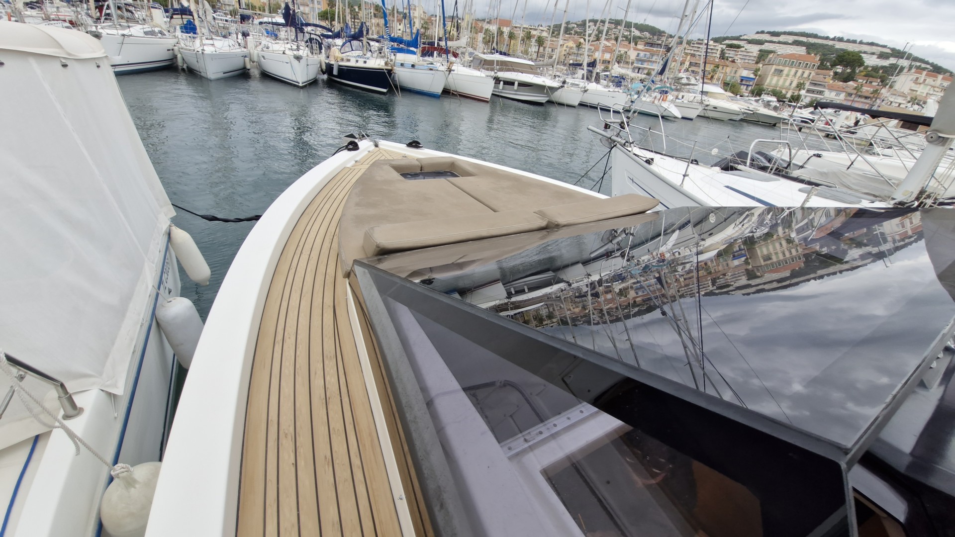DE ANTONIO YACHTS - D33 CRUISER à vendre