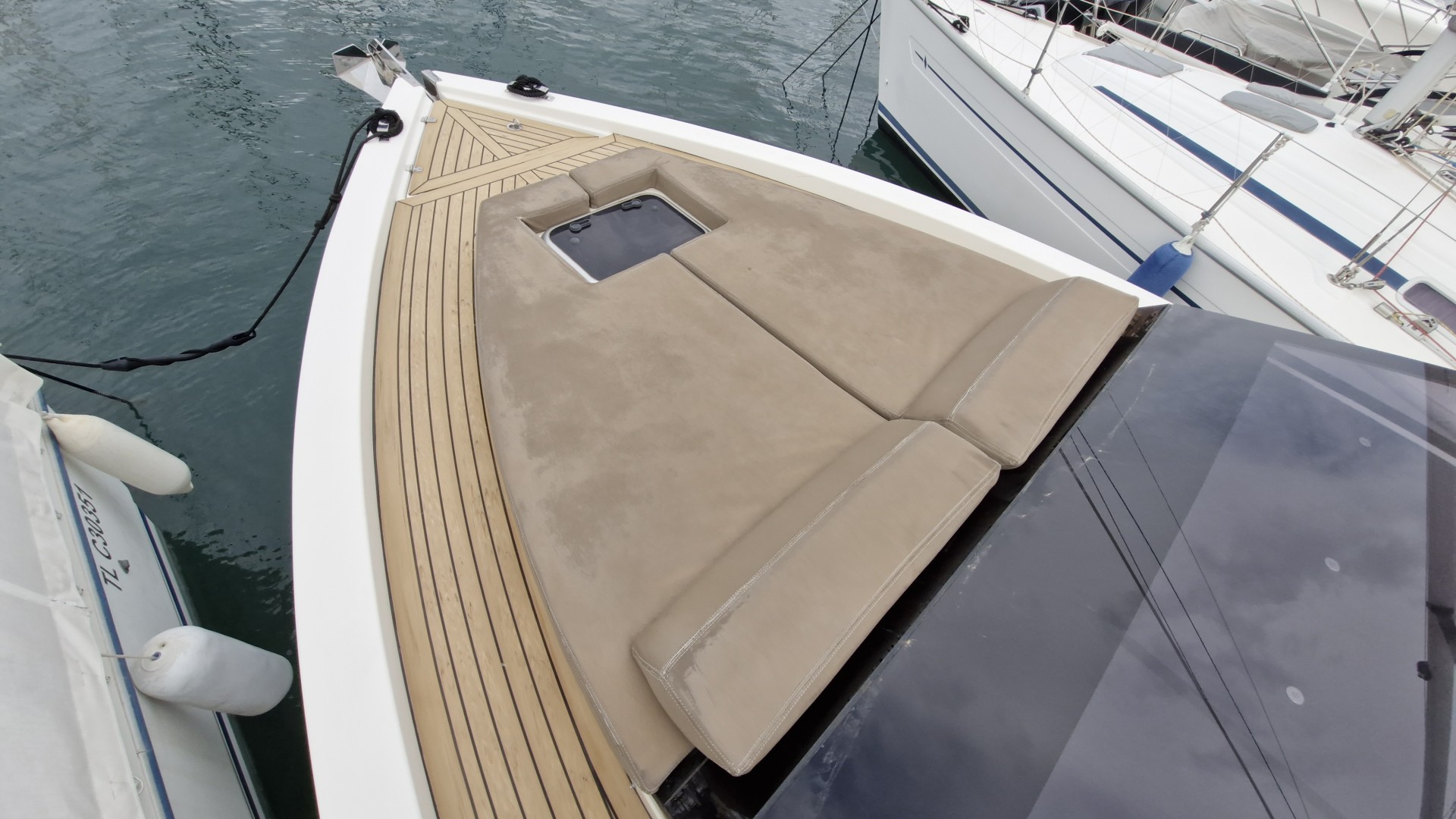 DE ANTONIO YACHTS - D33 CRUISER à vendre