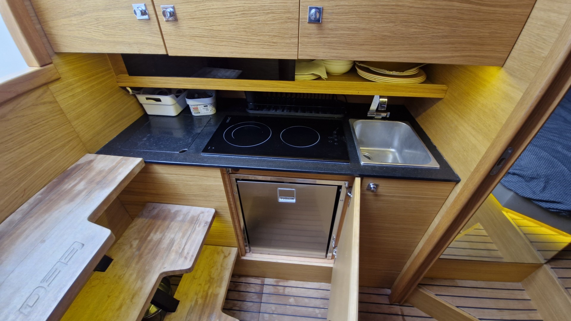 DE ANTONIO YACHTS - D33 CRUISER à vendre