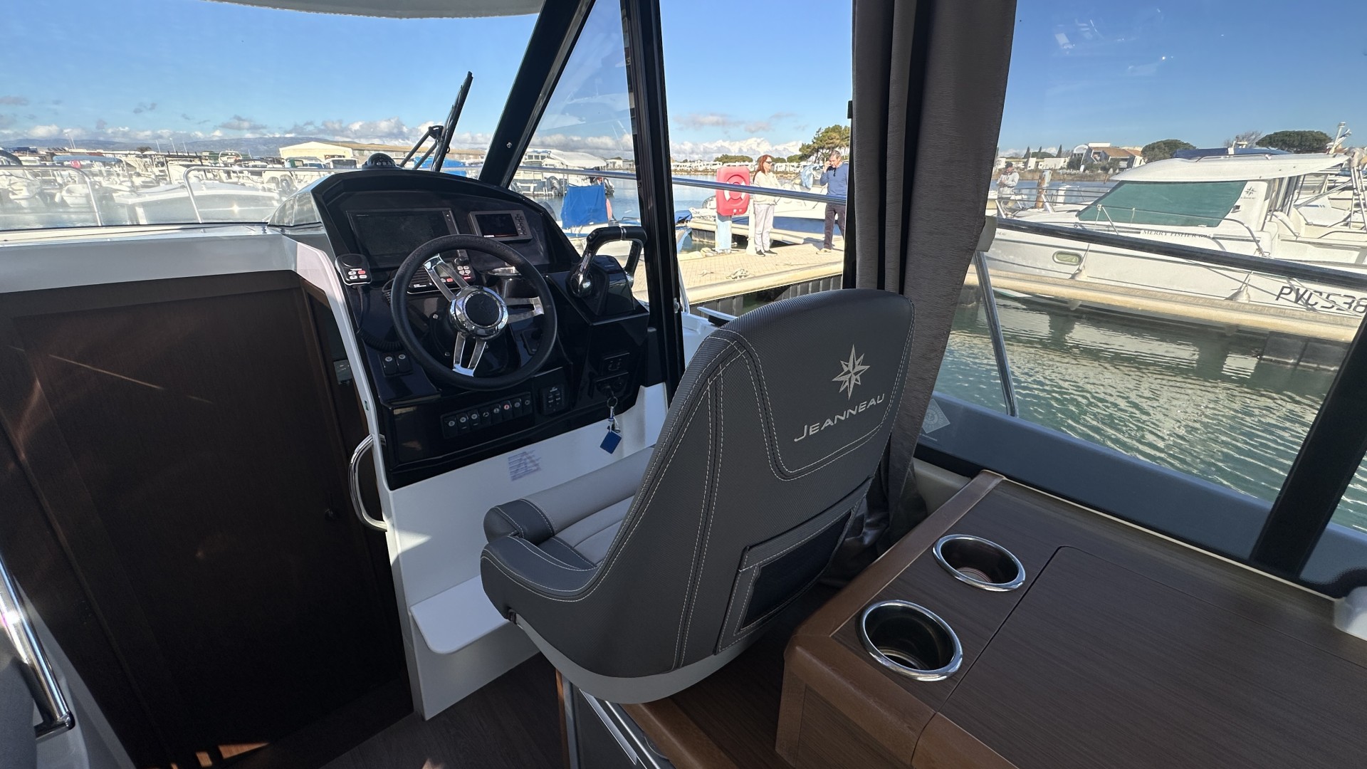 JEANNEAU - MERRY FISHER 895 OS à vendre