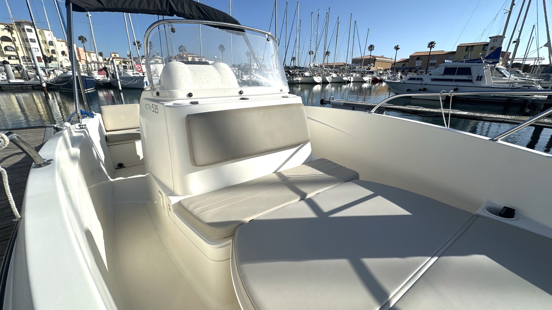 QUICKSILVER - ACTIV 535 OPEN à vendre