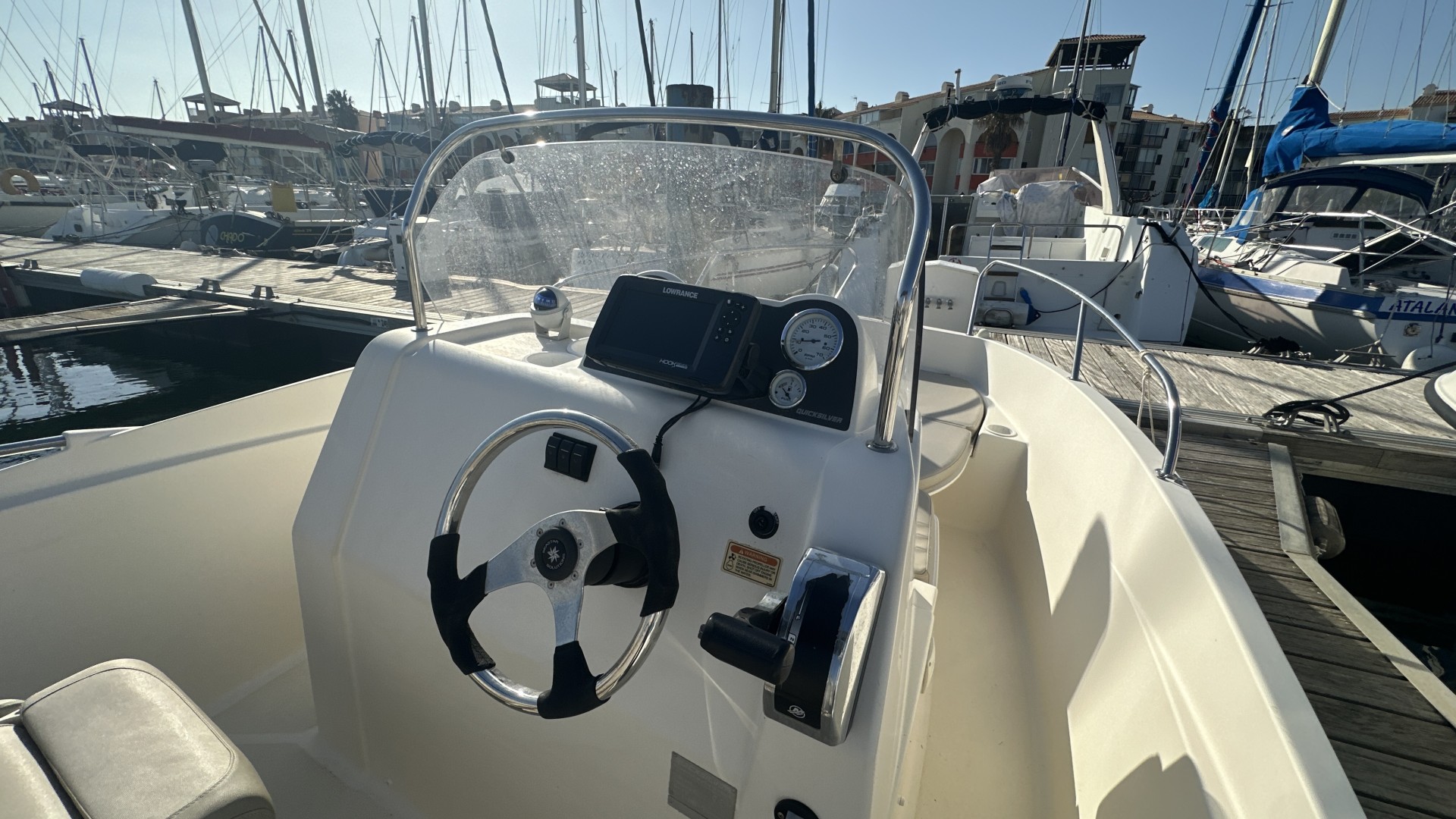 QUICKSILVER - ACTIV 535 OPEN à vendre