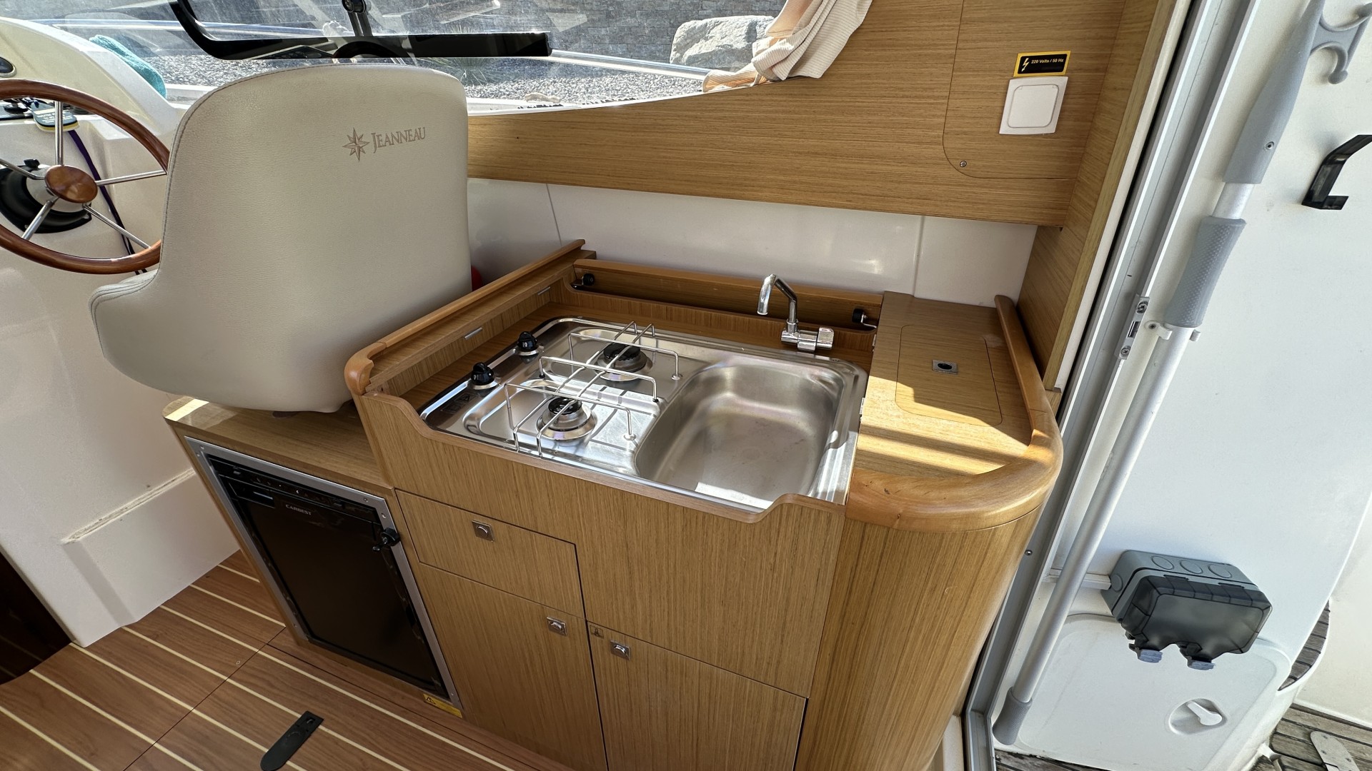 JEANNEAU - MERRY FISHER 8 à vendre