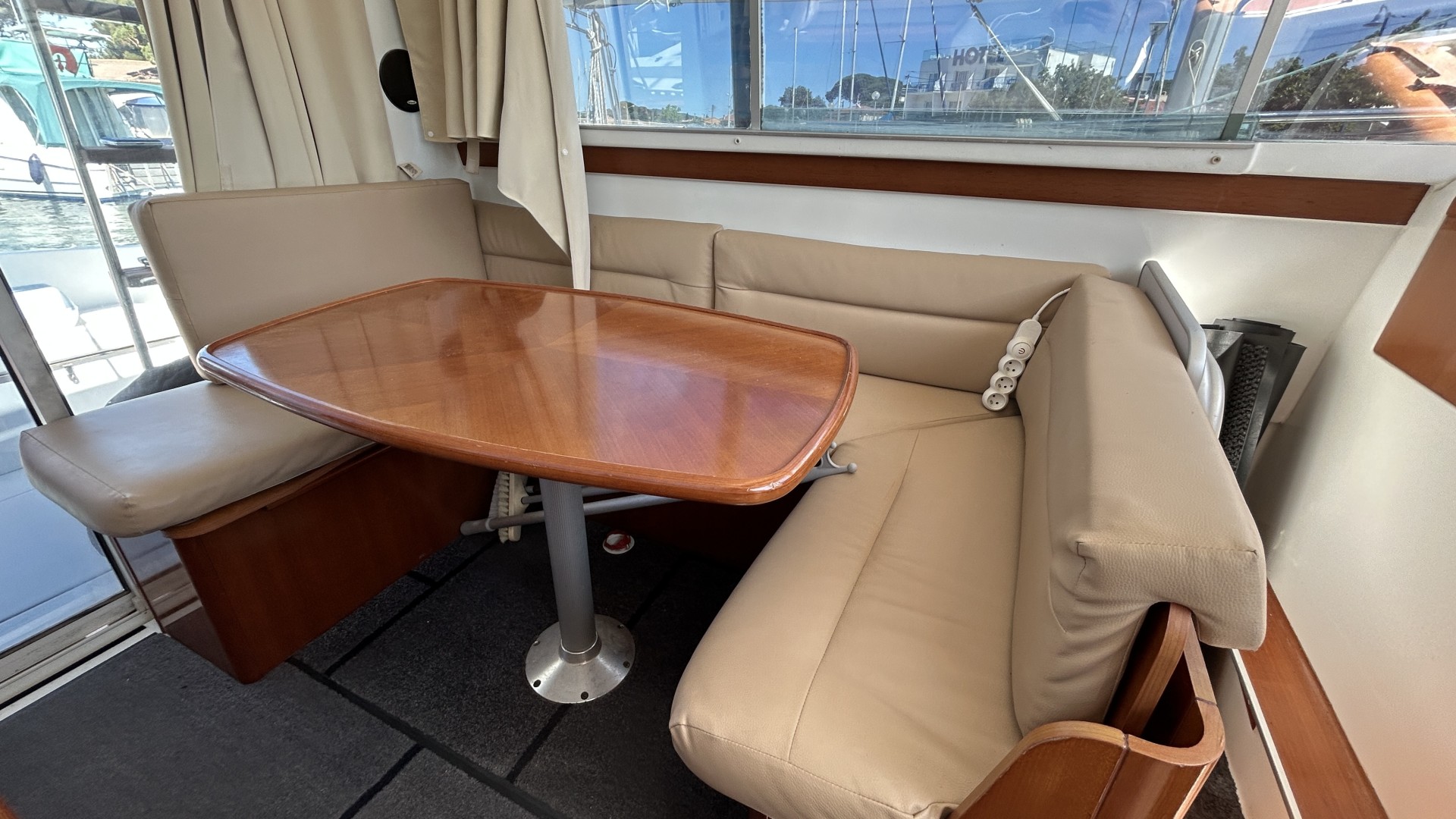 BENETEAU - ANTARES SERIE 9 à vendre