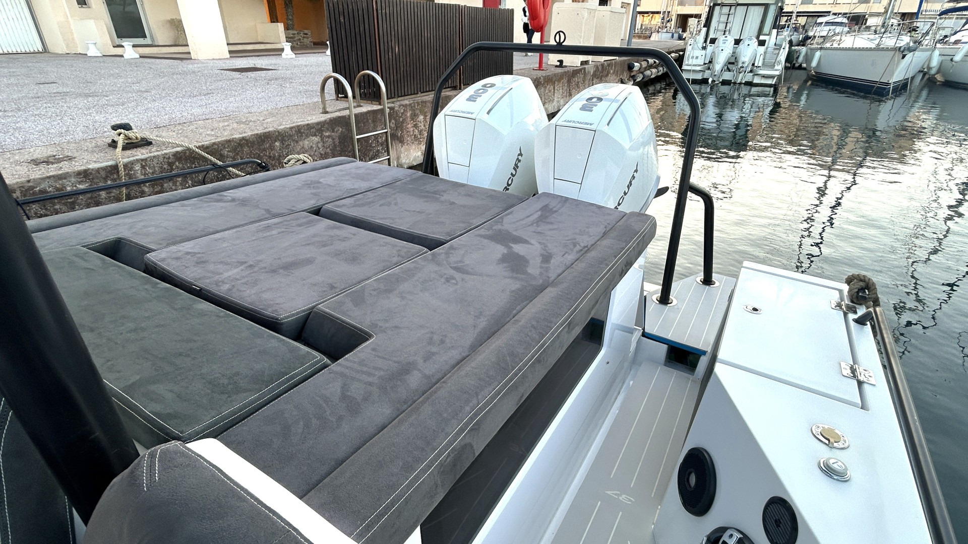 AXOPAR - 37 SUN TOP à vendre