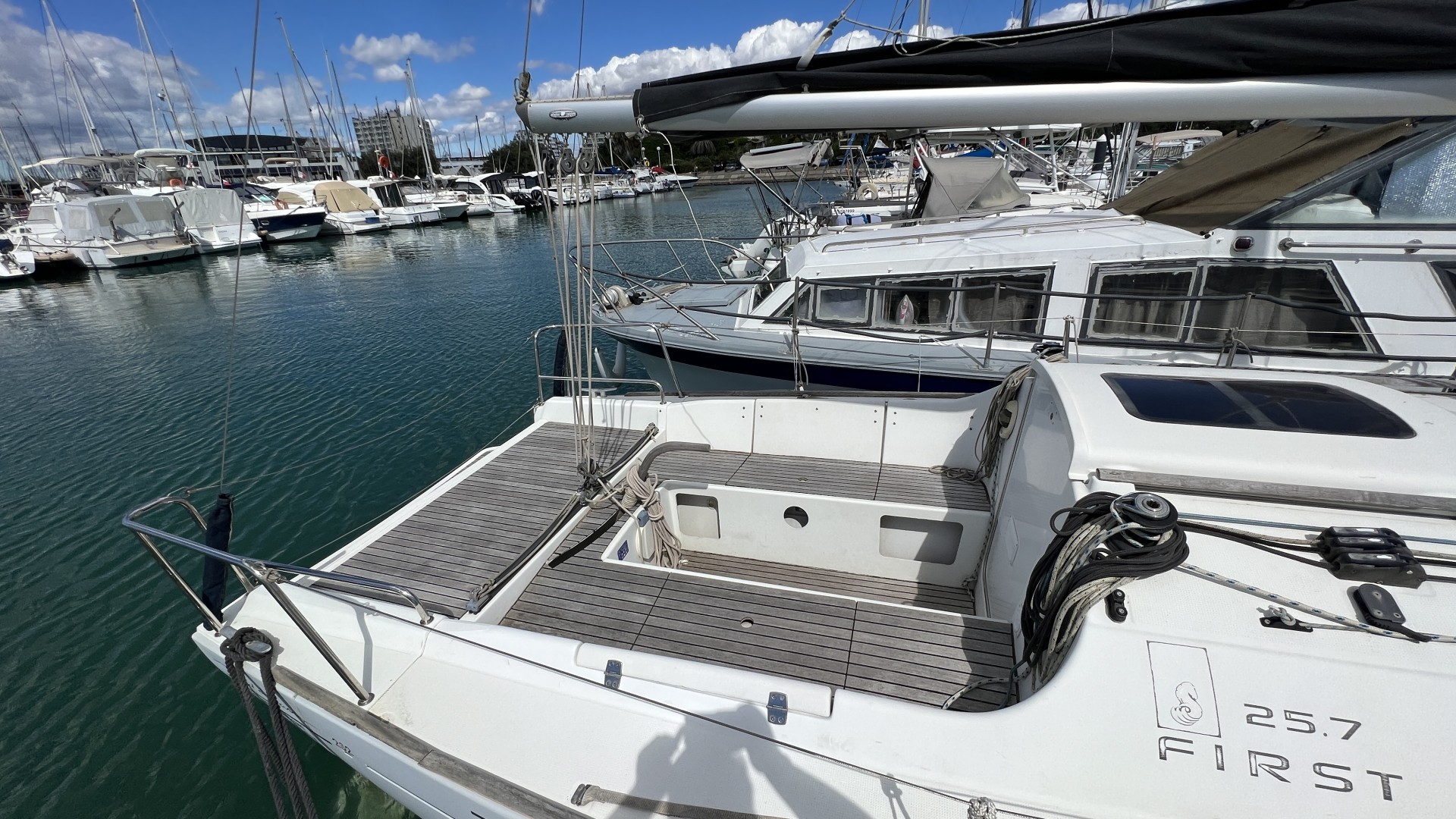 BENETEAU - first 25.7 à vendre