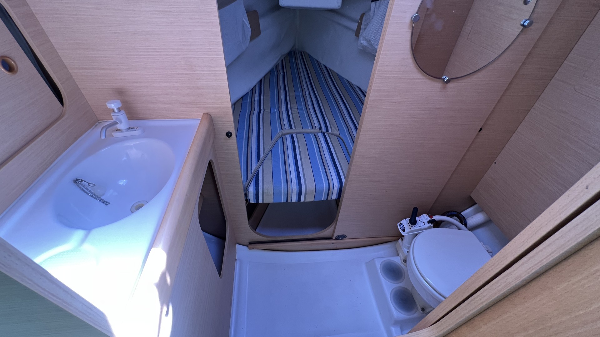 BENETEAU - first 25.7 à vendre