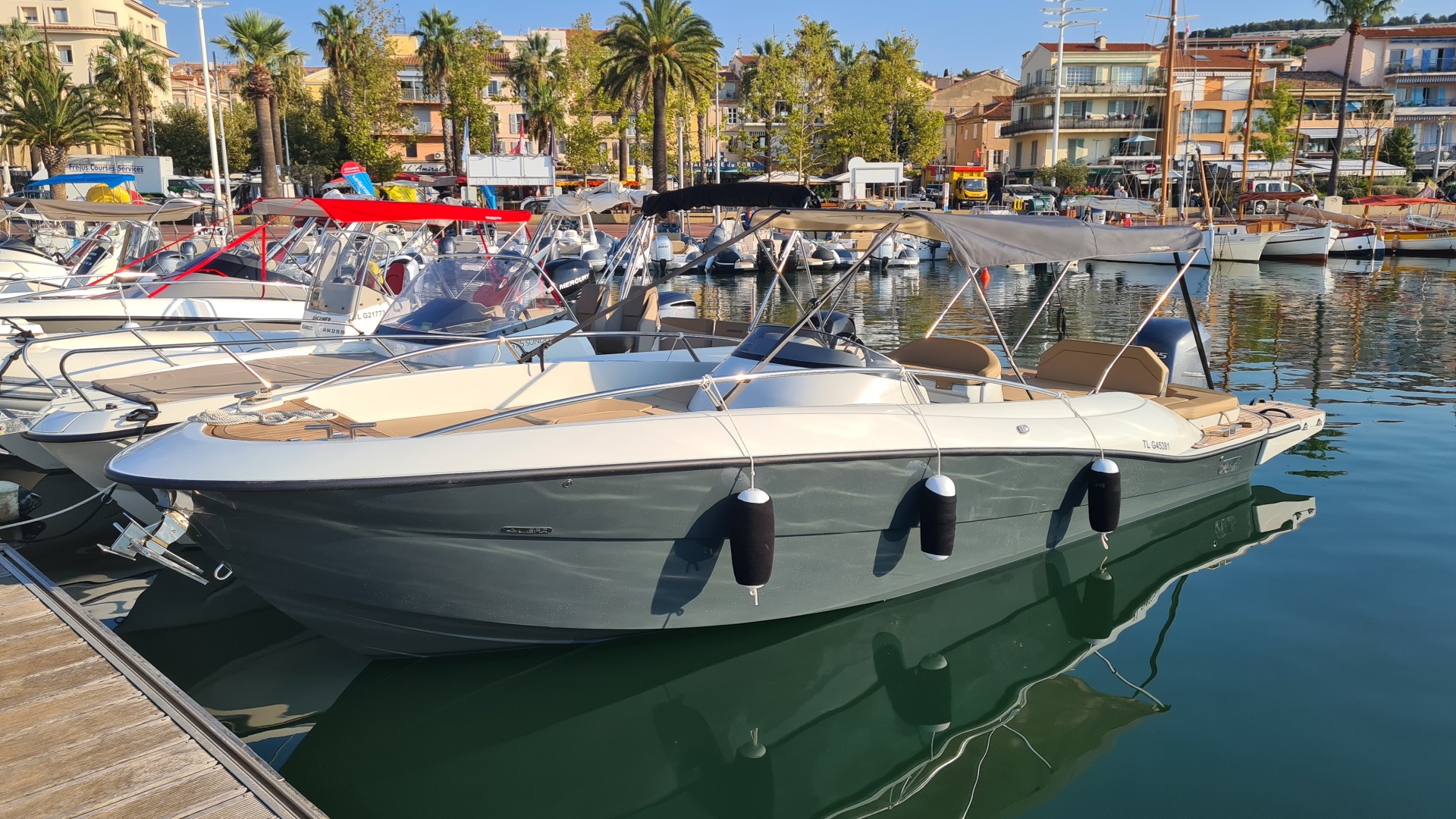 CLEAR MARINE - LIBRA 750 OPEN à vendre