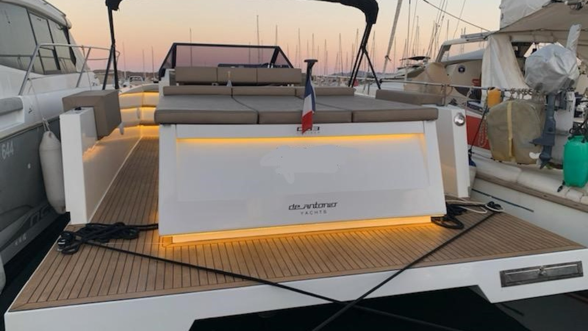 DE ANTONIO YACHTS - D33 CRUISER à vendre