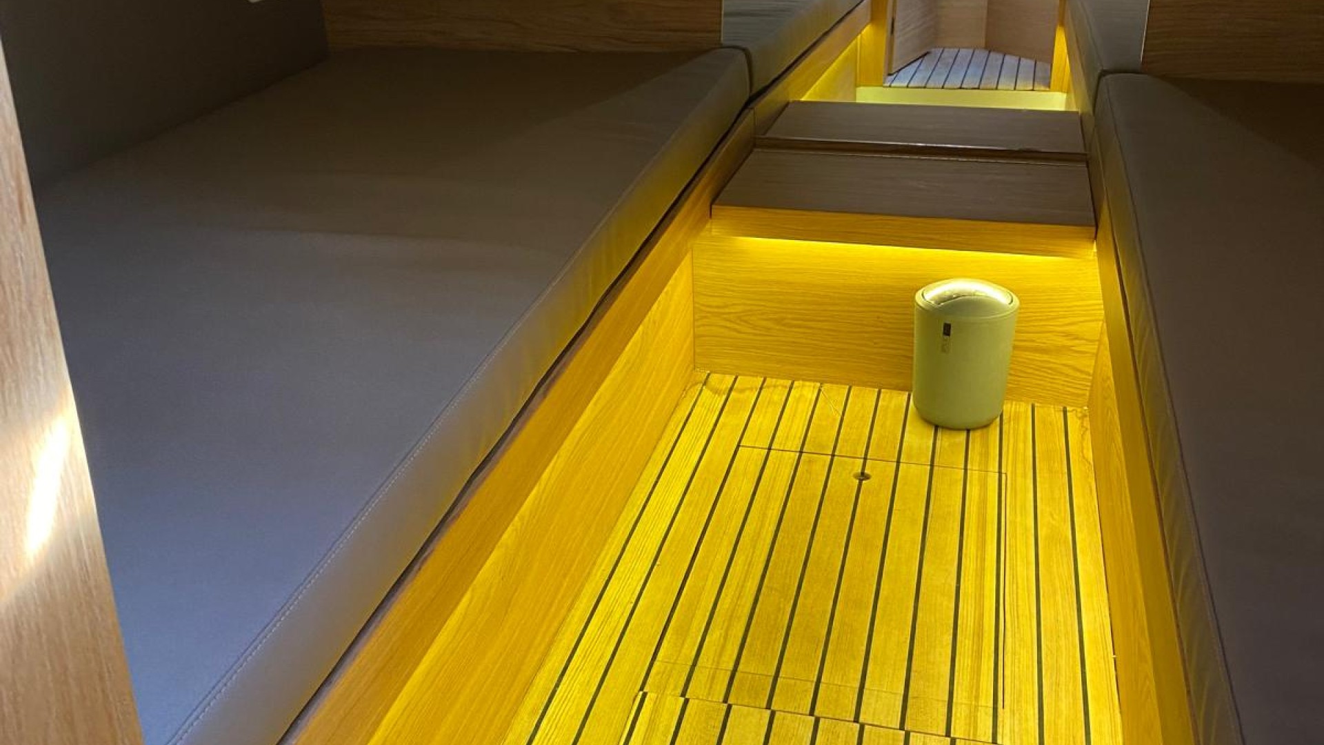 DE ANTONIO YACHTS - D33 CRUISER à vendre