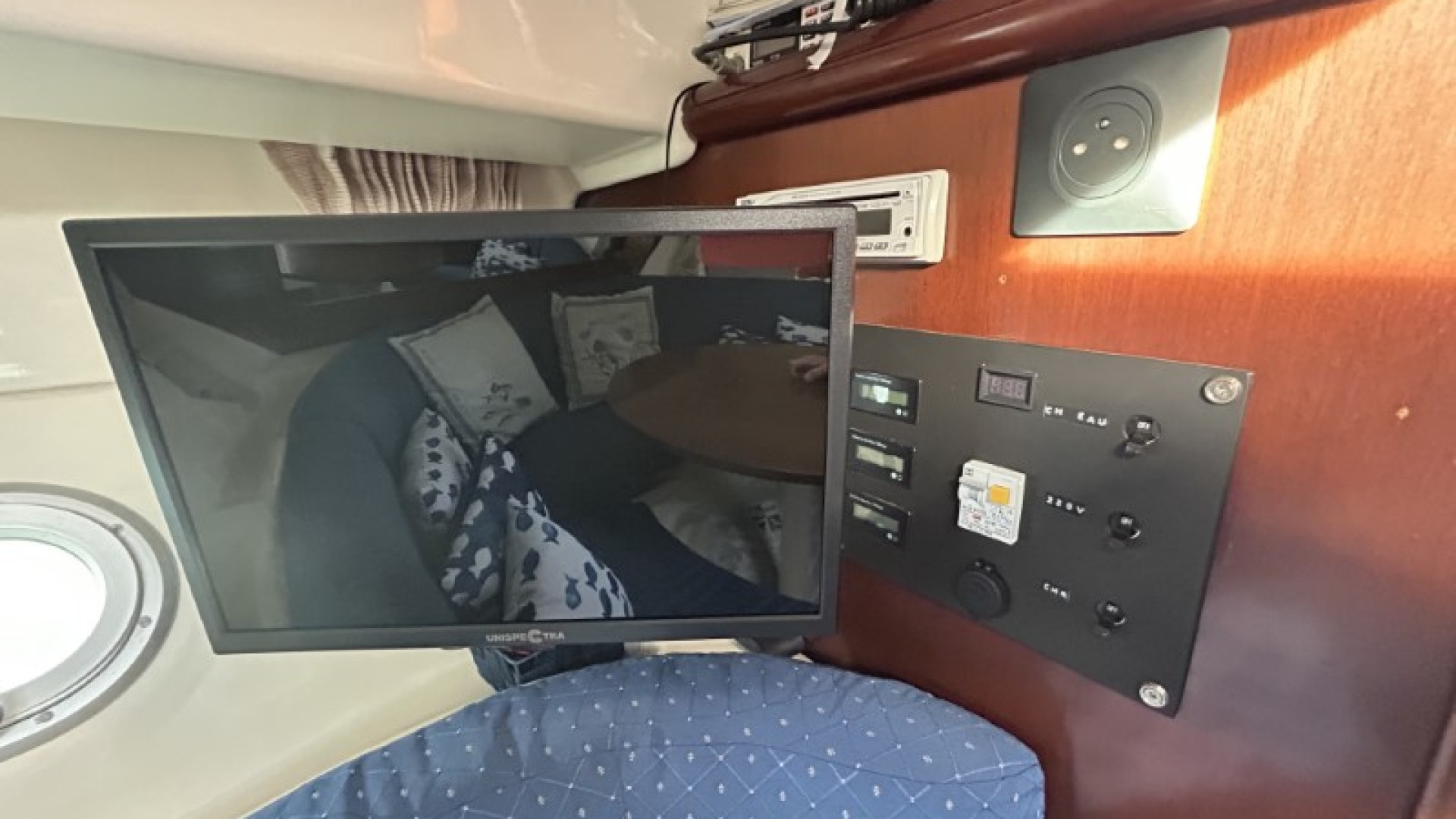 JEANNEAU - LEADER 805 DIESEL à vendre