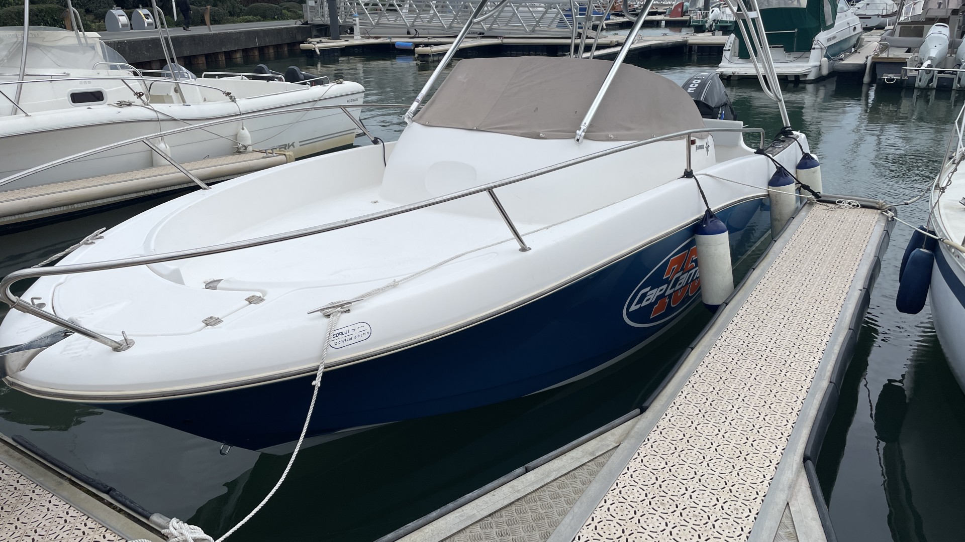 JEANNEAU - CAP CAMARAT 755 WA à vendre