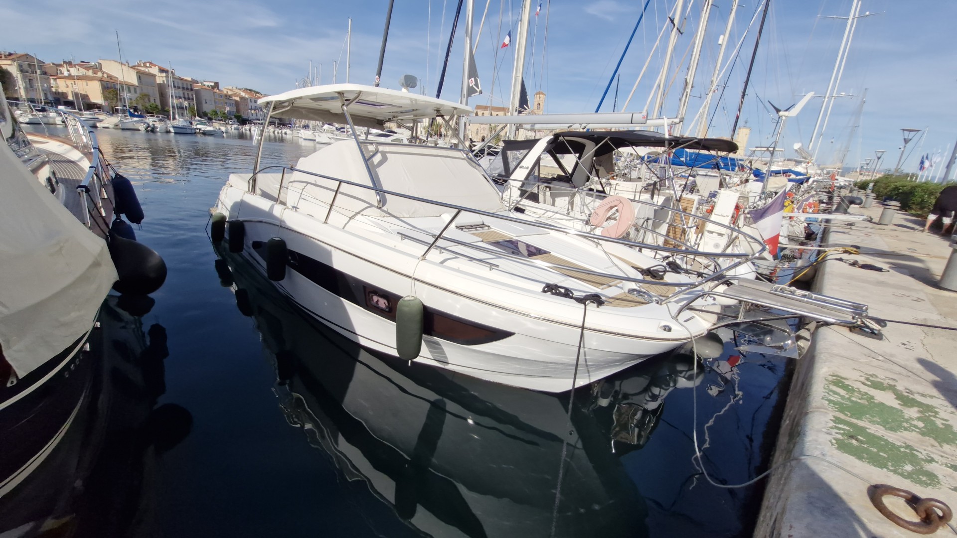 JEANNEAU - CAP CAMARAT 10.5 WA à vendre