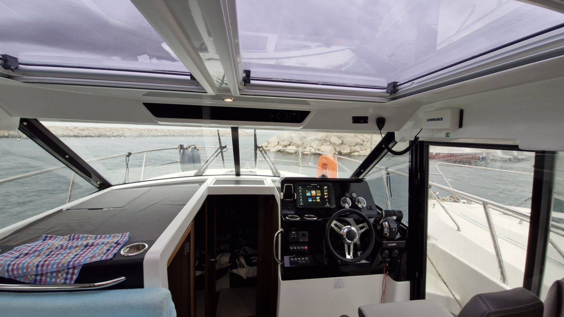 JEANNEAU - MERRY FISHER 10.95 à vendre