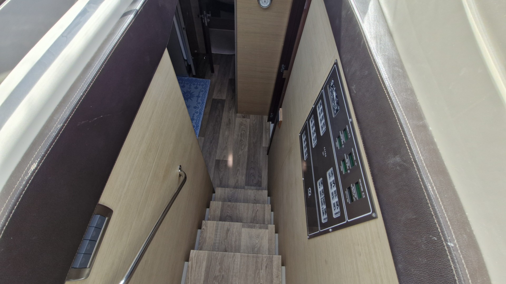 QUEENS - 54 à vendre