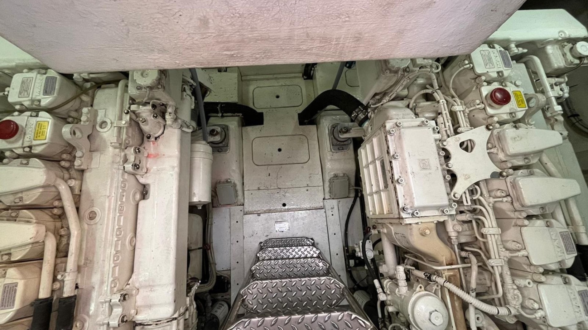 QUEENS - 54 à vendre