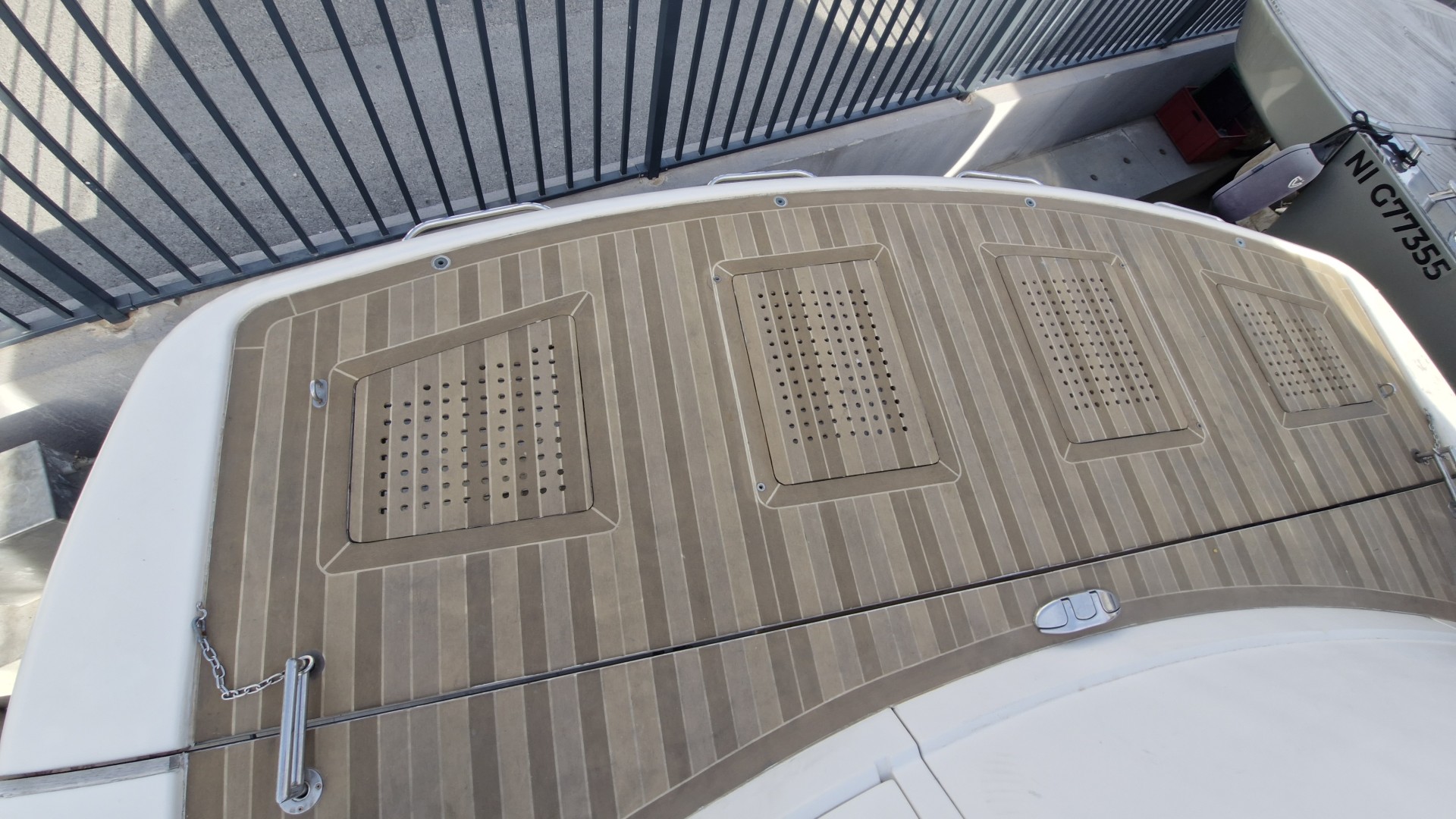 QUEENS - 54 à vendre