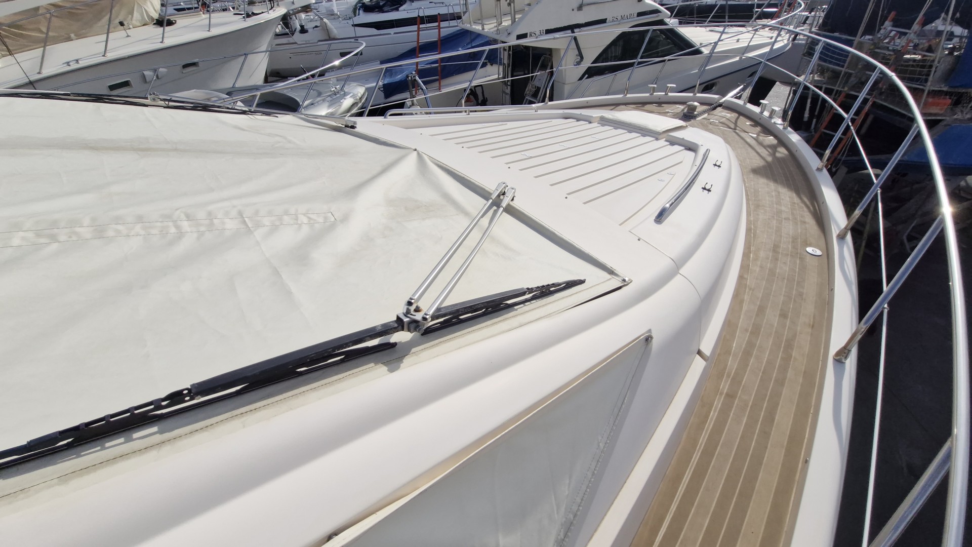 QUEENS - 54 à vendre