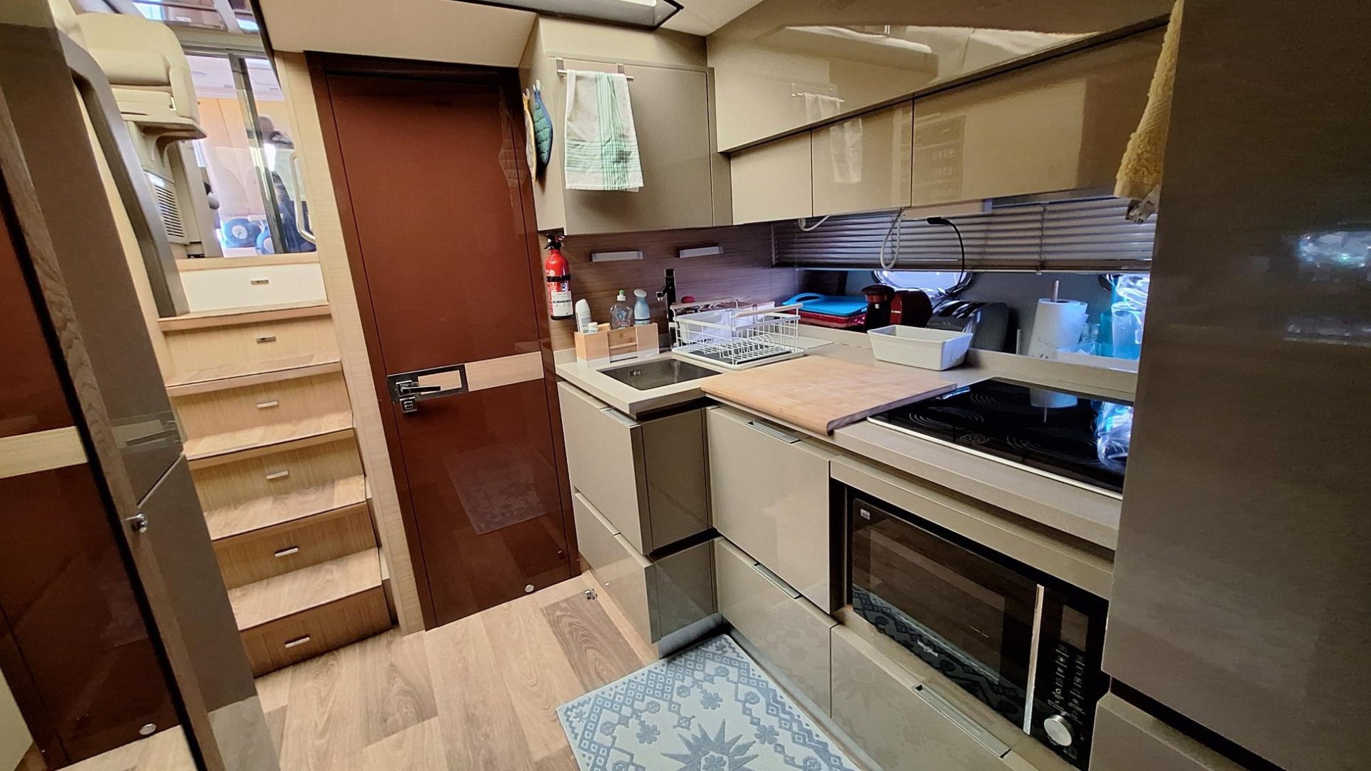 QUEENS - 54 à vendre