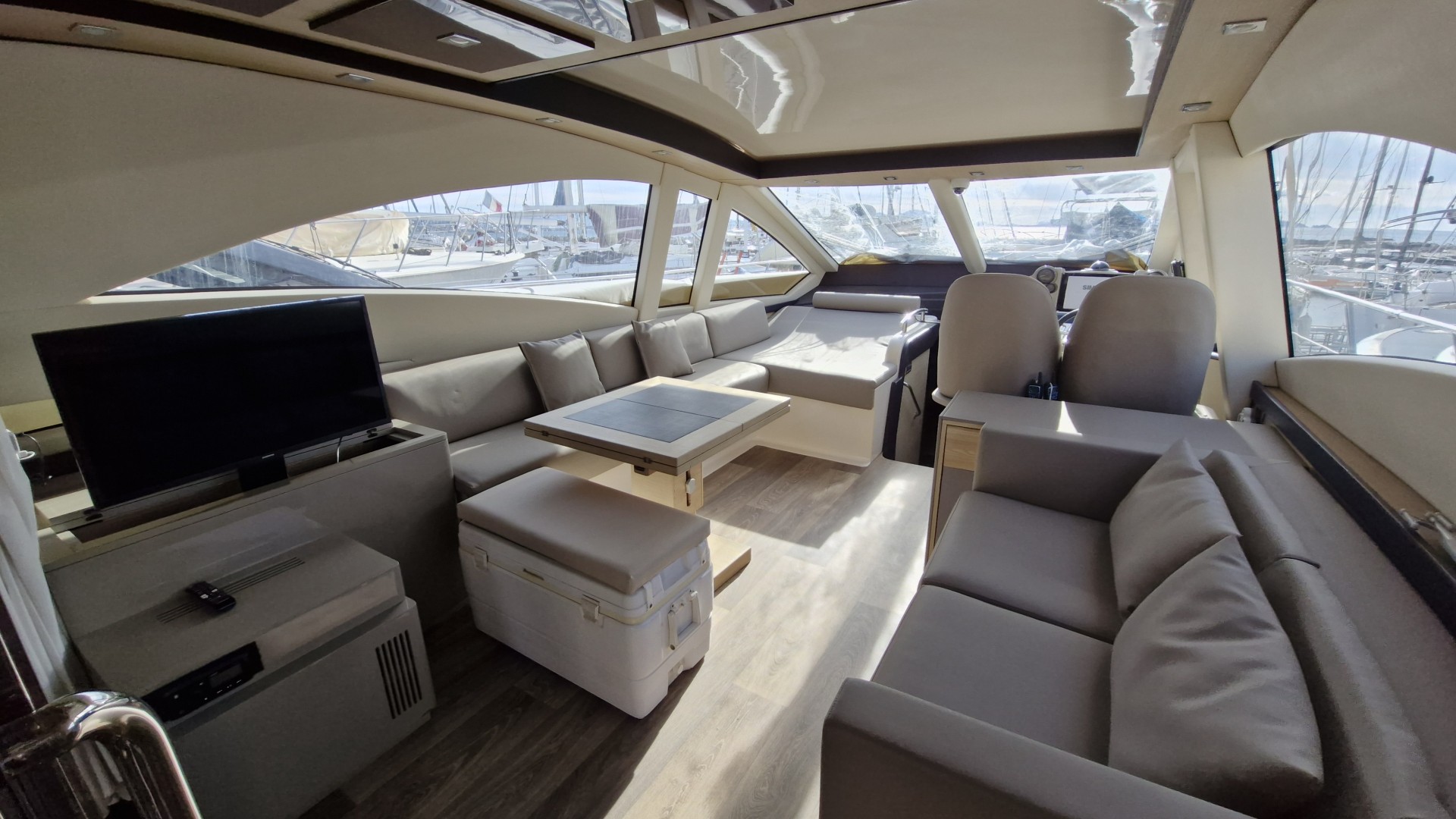 QUEENS - 54 à vendre