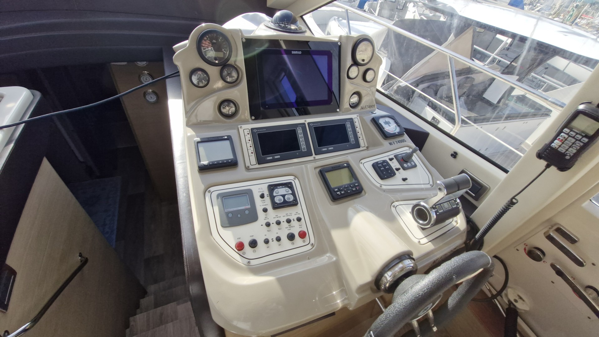 QUEENS - 54 à vendre