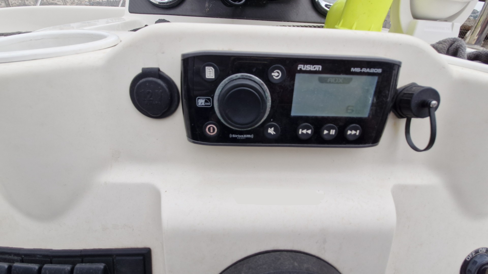 QUICKSILVER - ACTIV 675 SUNDECK à vendre