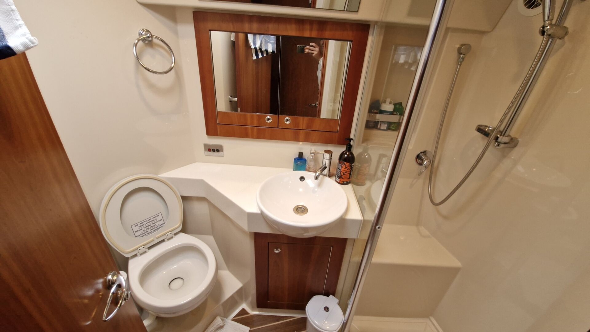 RIVIERA MARINE - 58 FLY à vendre