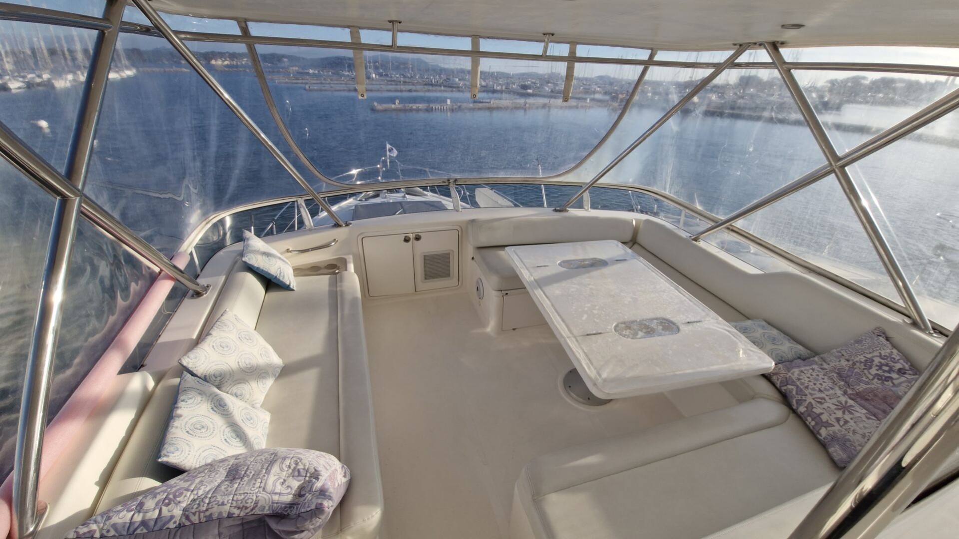 RIVIERA MARINE - 58 FLY à vendre