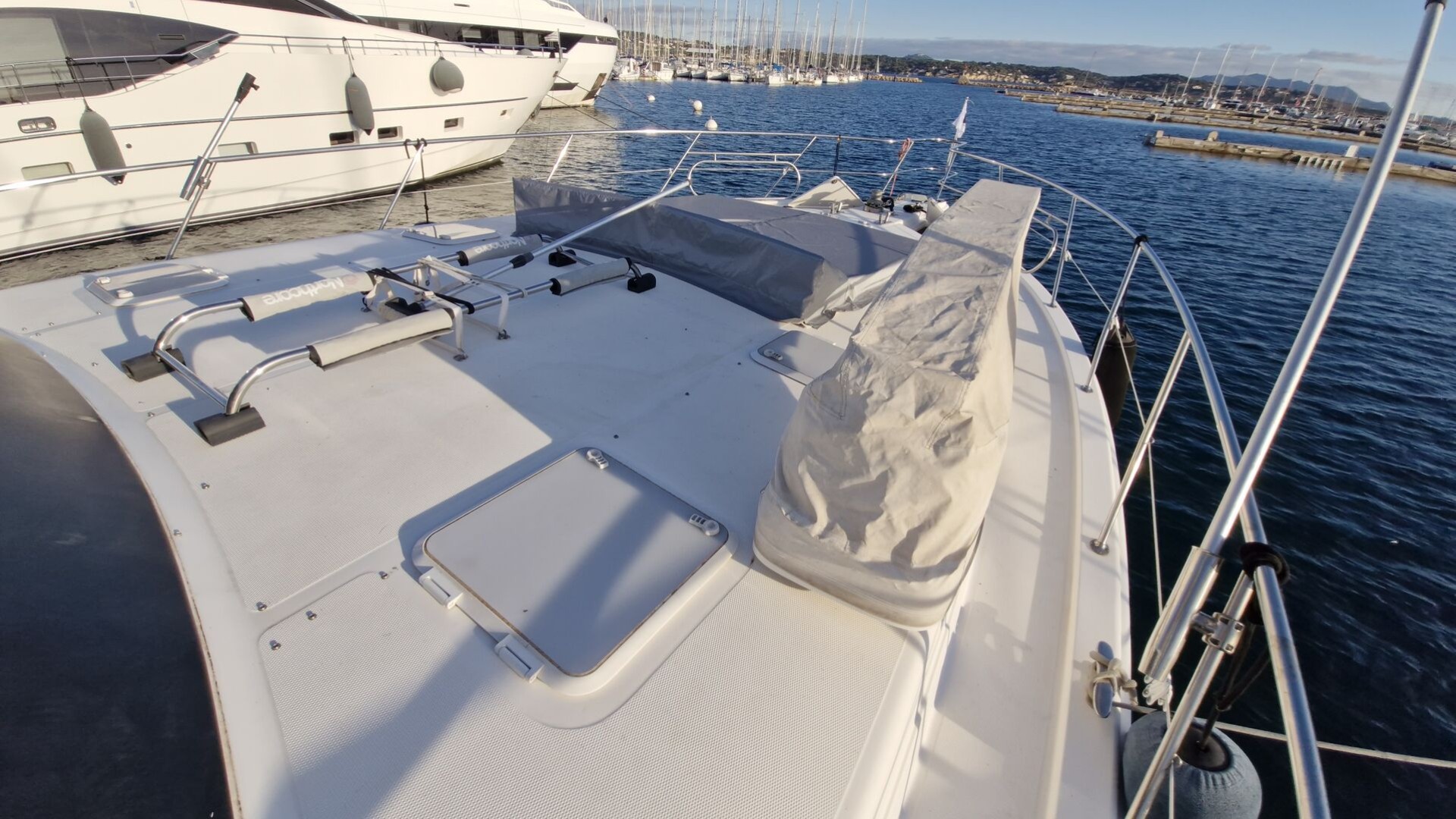 RIVIERA MARINE - 58 FLY à vendre