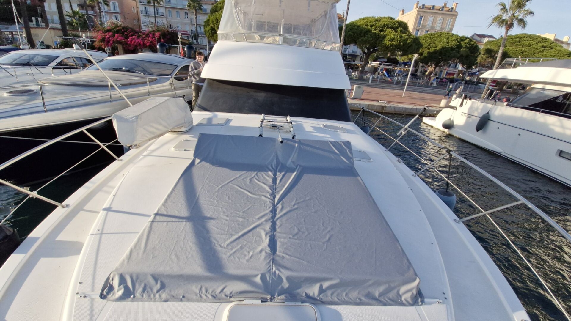 RIVIERA MARINE - 58 FLY à vendre