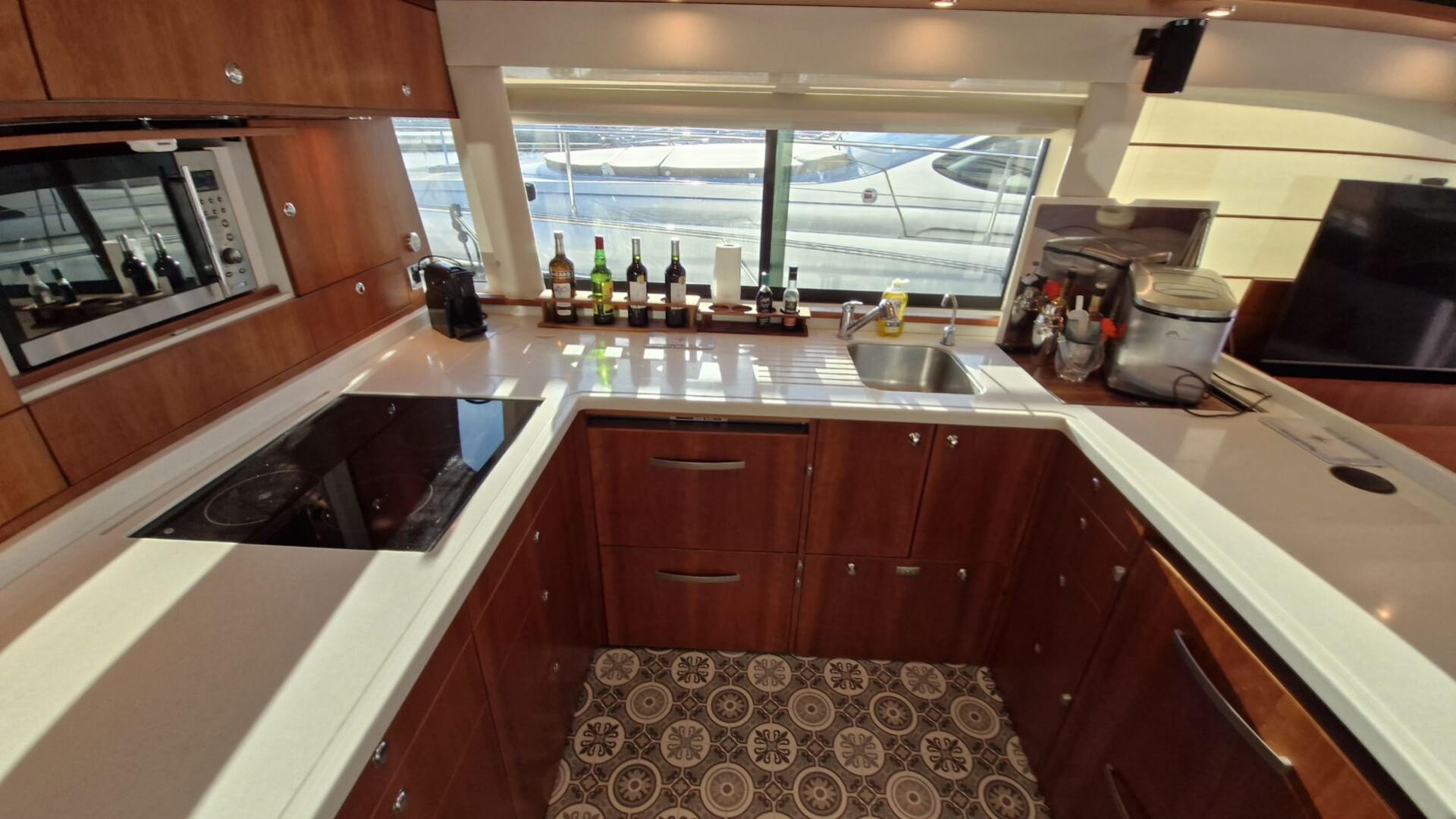 RIVIERA MARINE - 58 FLY à vendre